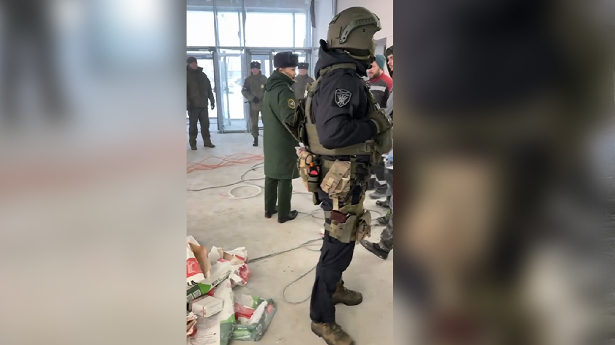 Рейд в Белогорске: два уклониста — в военкомат, три нелегала — к выдворению
