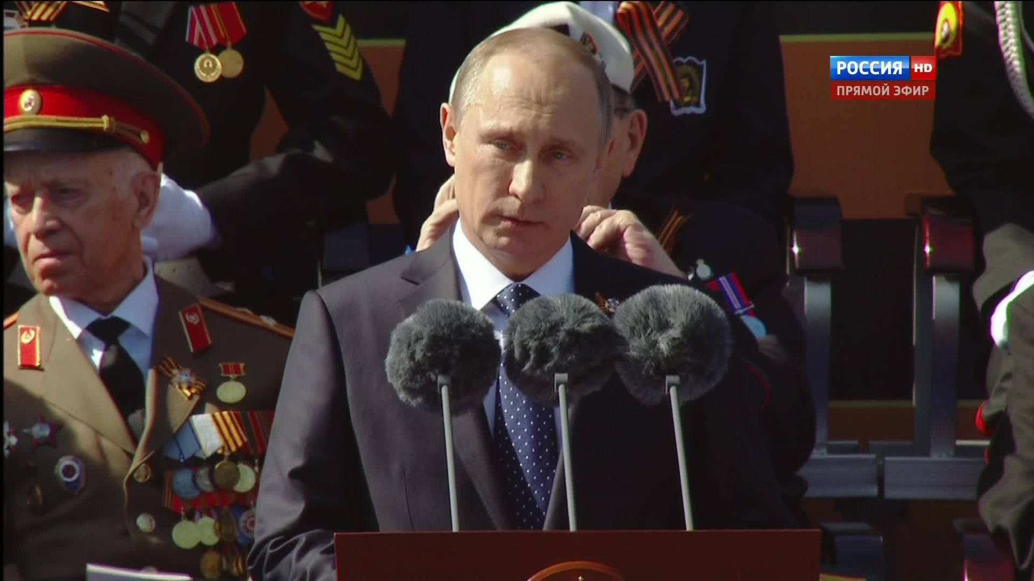 Путин объявил минуту молчания в память о погибших