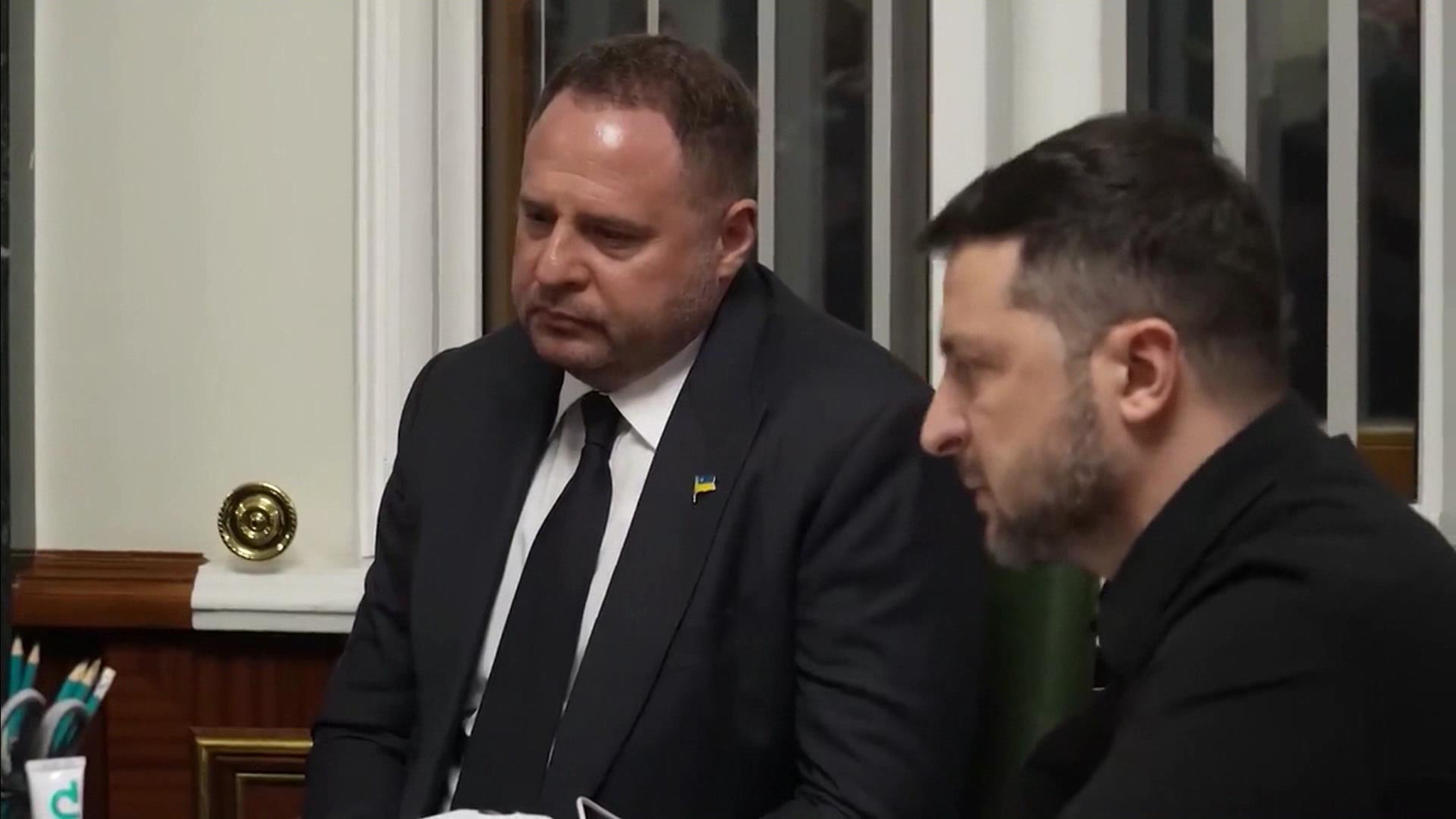 Ермак поехал на фронт вместе с охраной