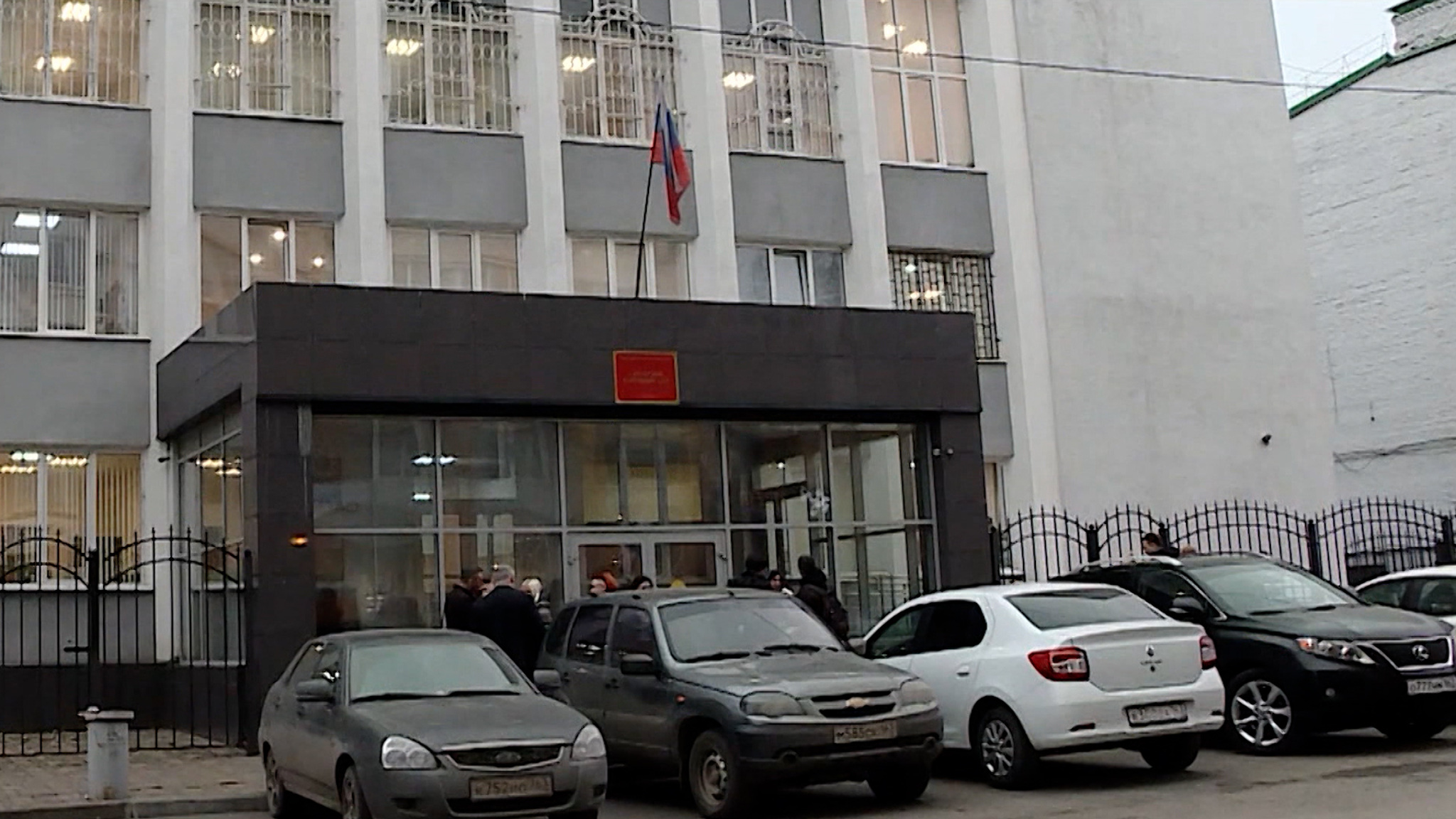 Суд продлил арест обвиняемой в убийстве экс-мэра Самары и его жены