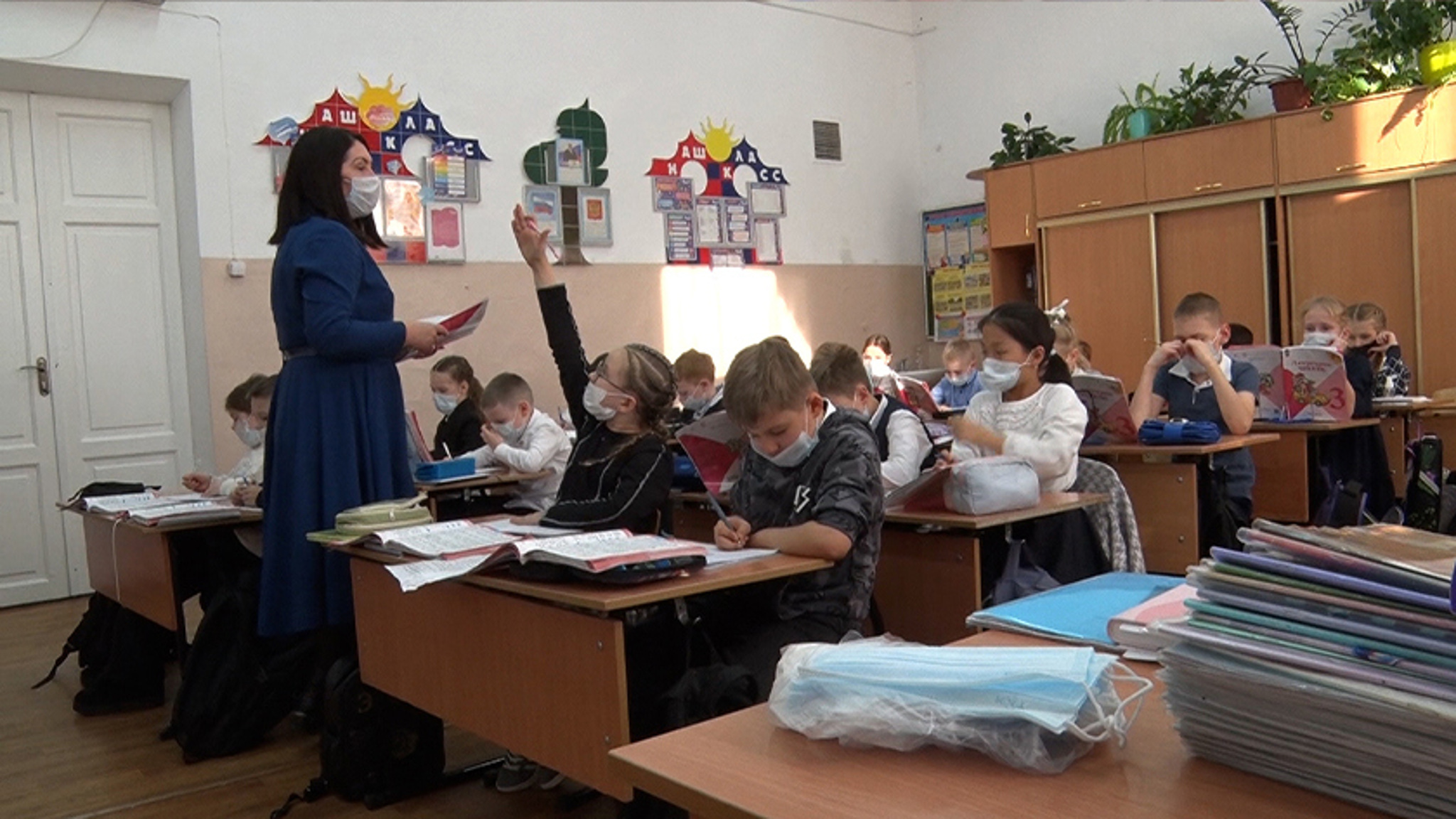 Запрет массовых мероприятий, удалёнка и масочный режим: в Благовещенске растёт заболеваемость гриппом у школьников