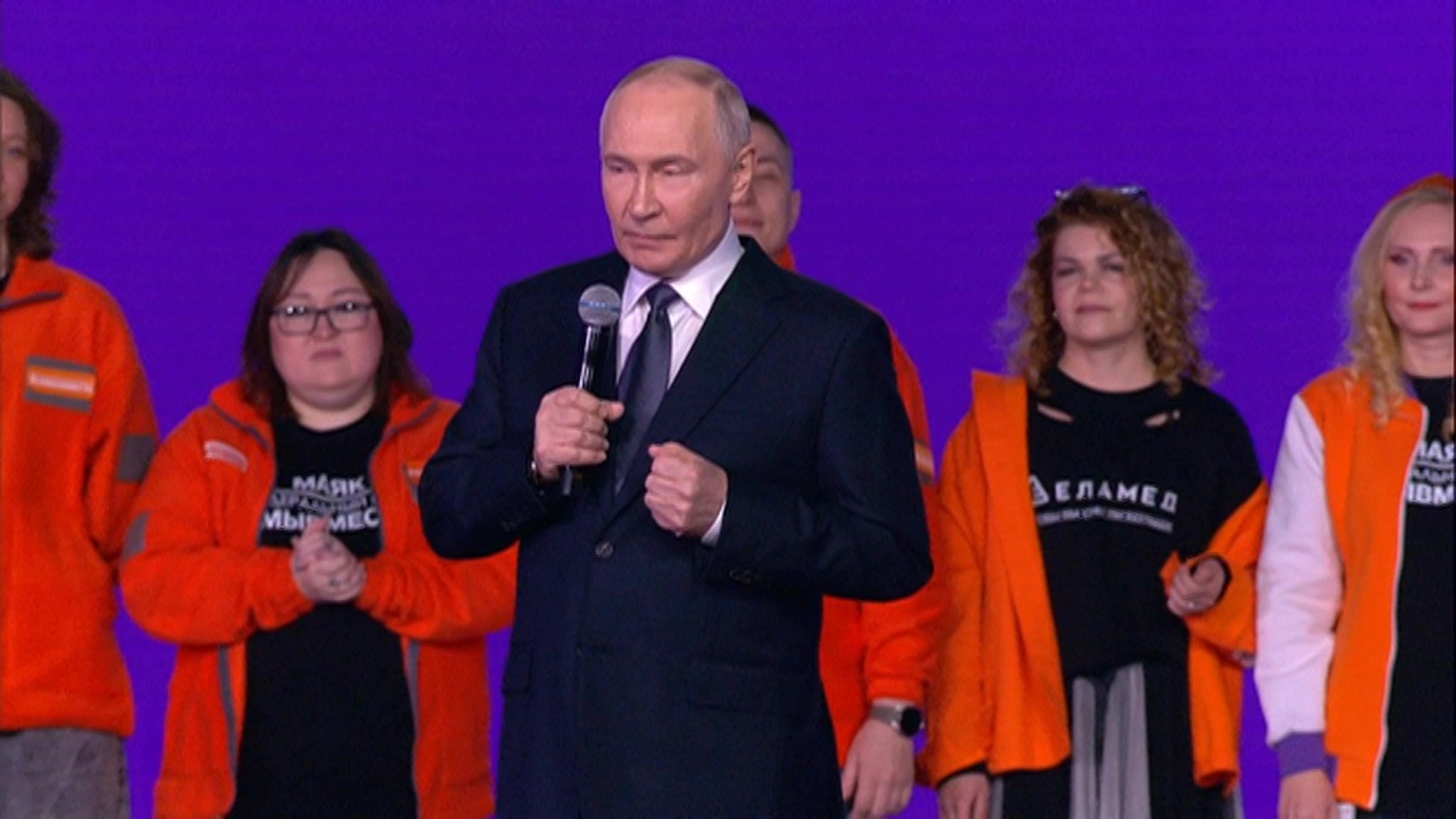Президент встретился с волонтерами на форуме "Мы вместе"