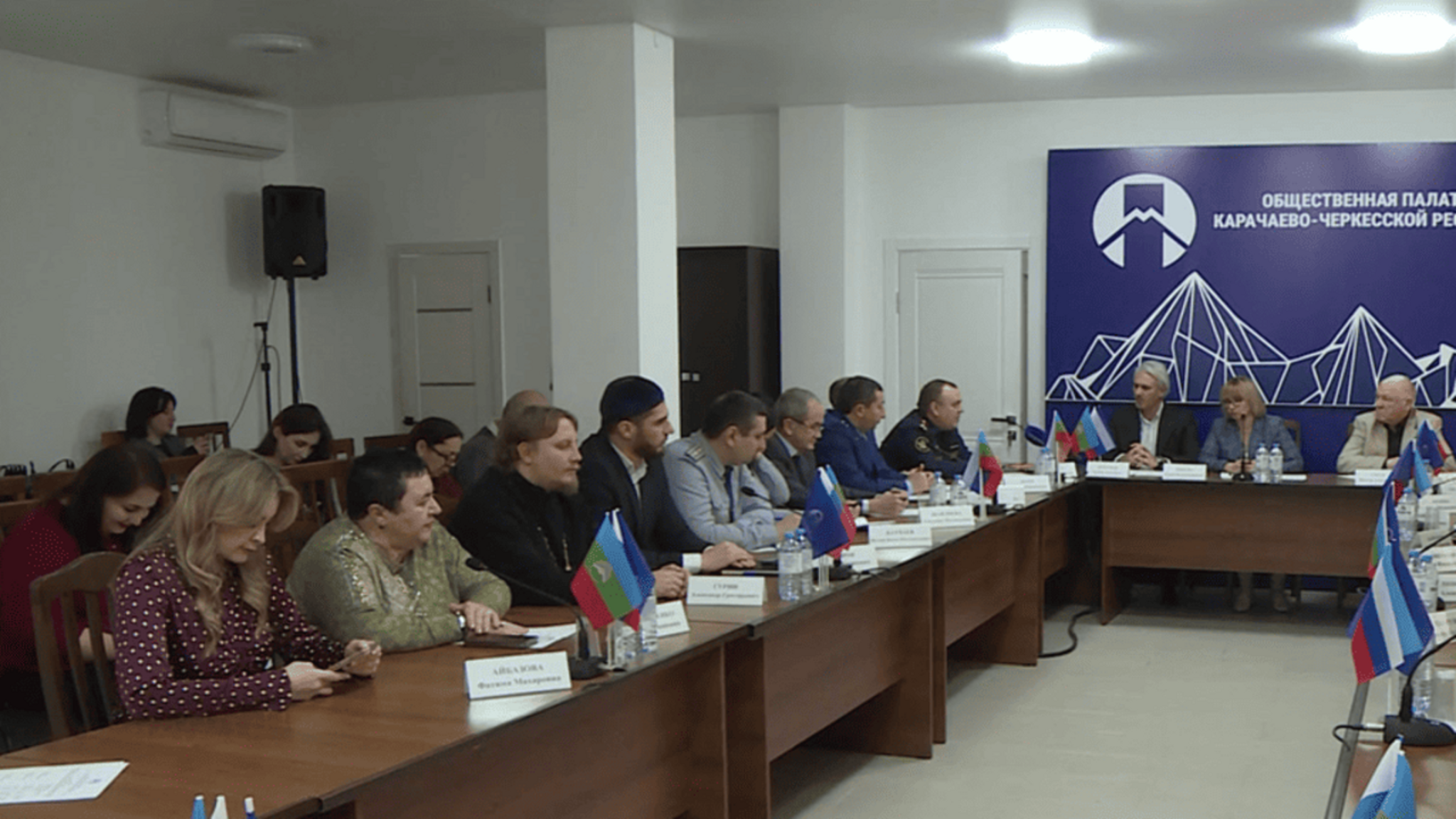 В Общественной палате Карачаево-Черкесии прошел круглый стол на тему реинтеграции в общество бывших осужденных
