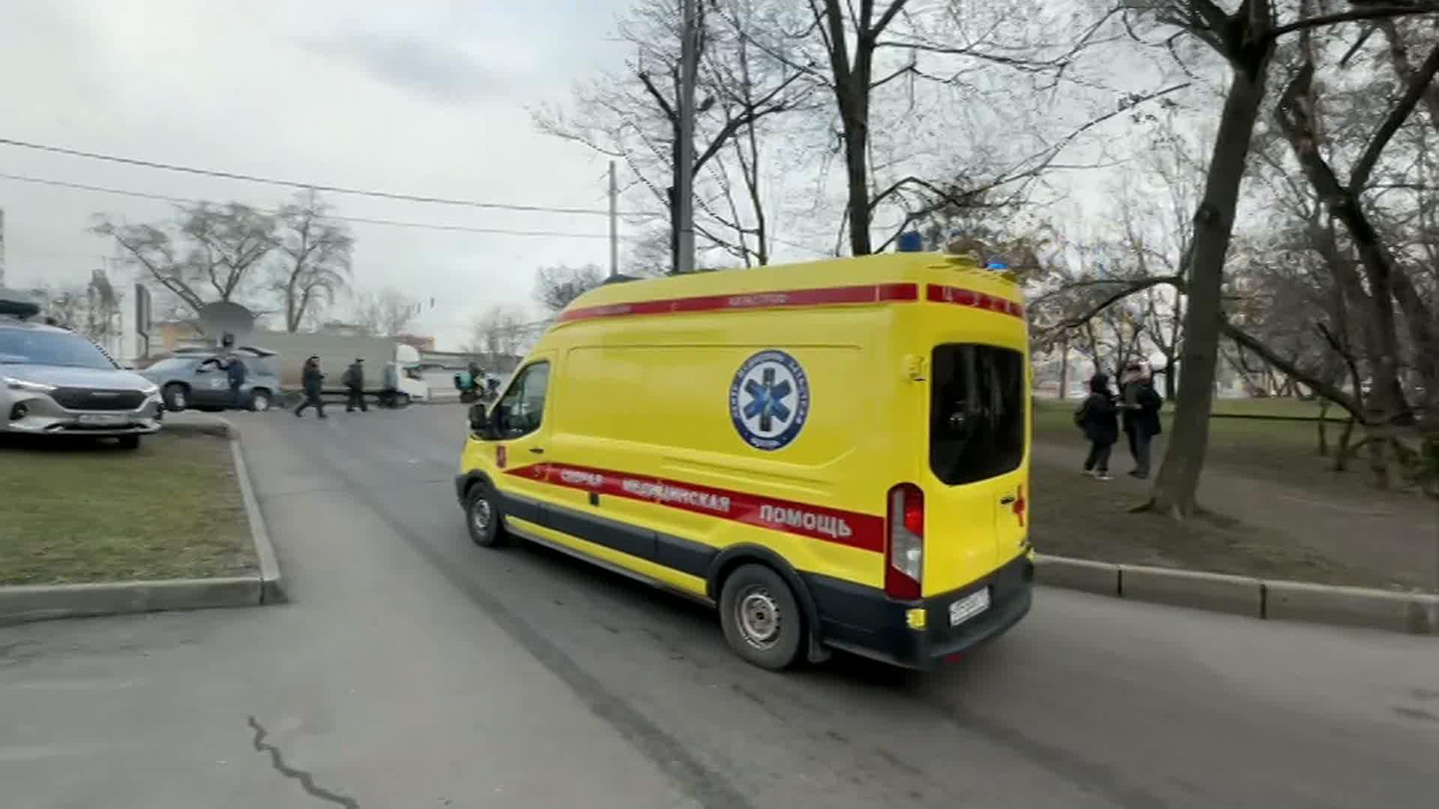 Трое жителей Москвы попали в больницу после применения средства от тараканов