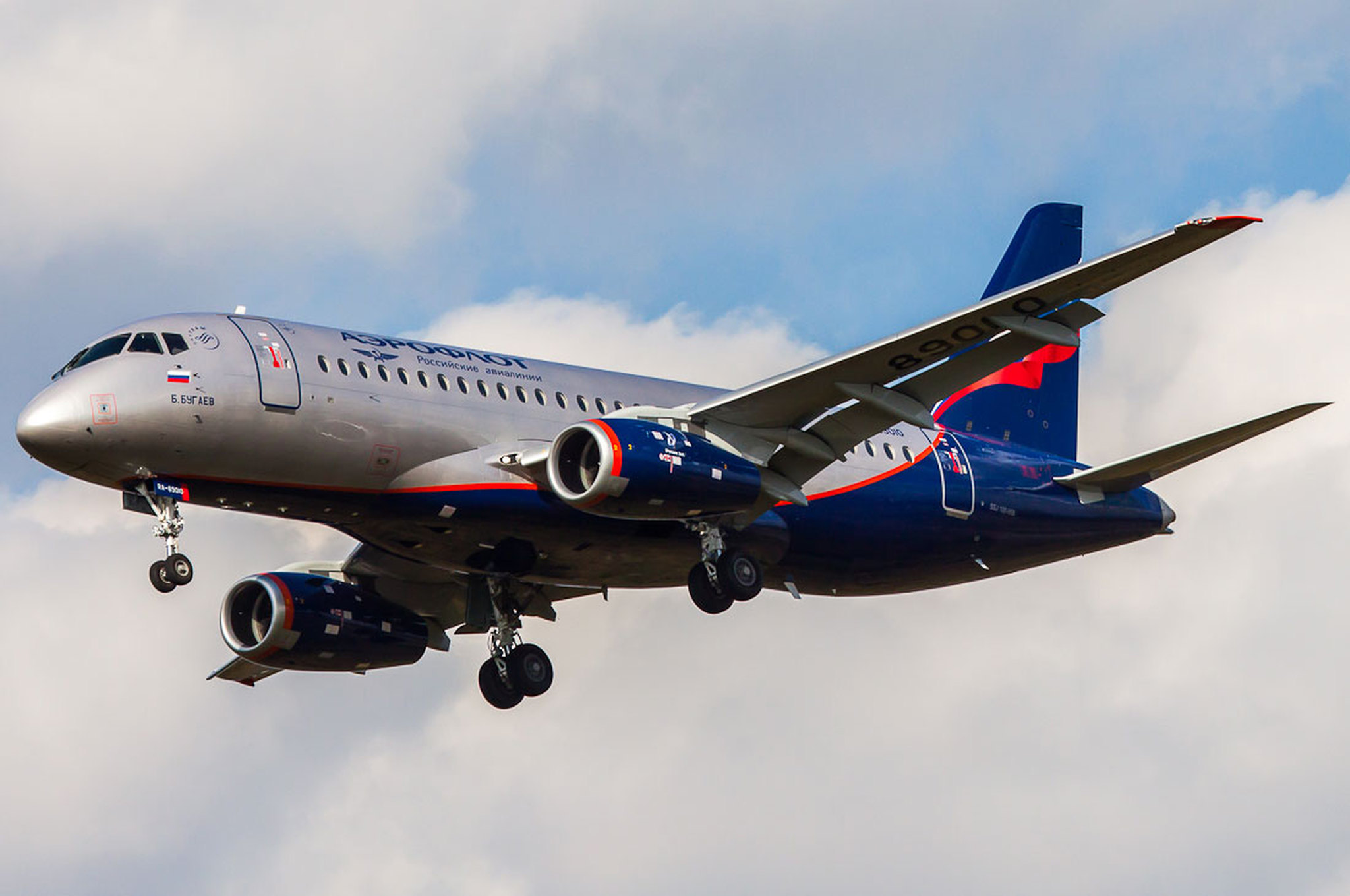Денис Мантуров: Россия сможет сама обслуживать Sukhoi Superjet 100