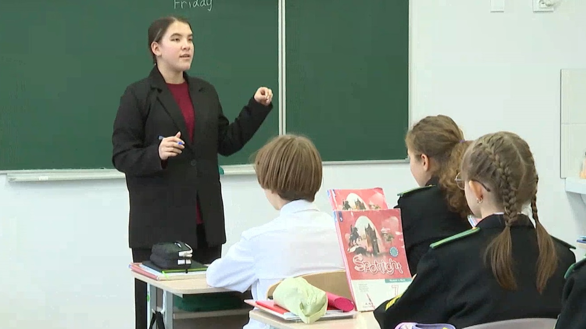 Молодой педагог поделилась первым опытом преподавания в Мари-Турекской школе