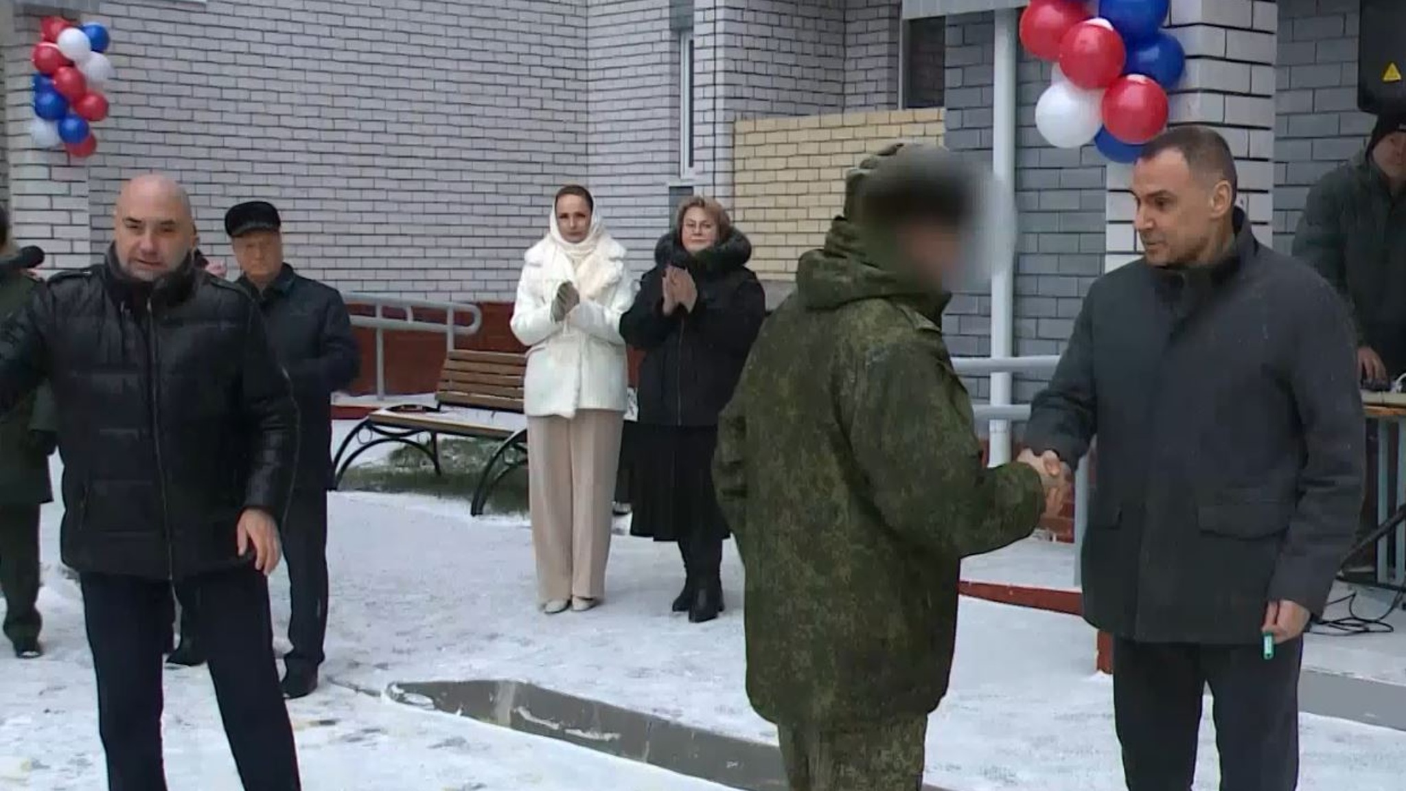 Юрий Зайцев вручил ключи от квартир: ещё 44 жителя Волжска отметят новоселье перед Новым годом