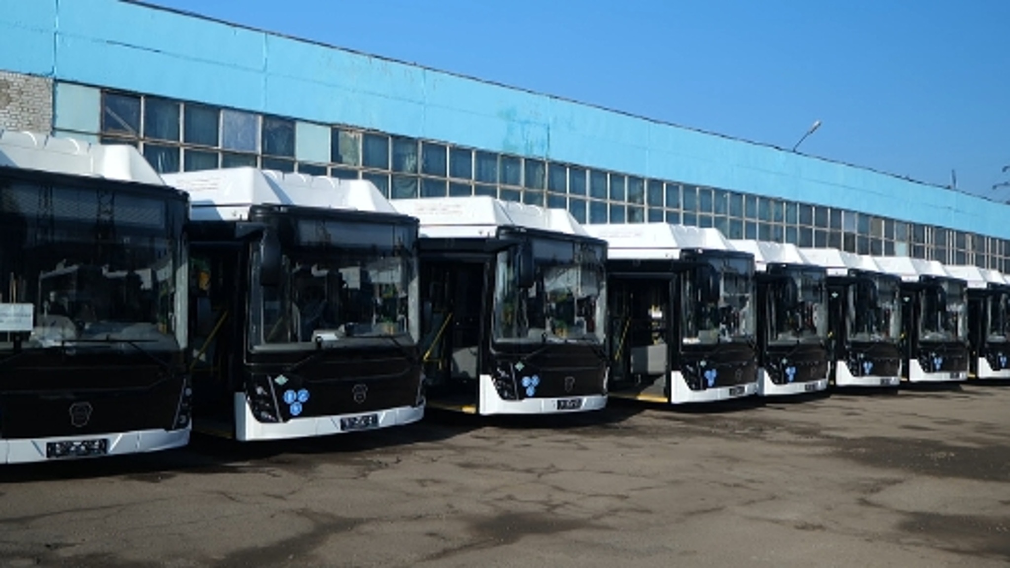 За 2025 в Саратовской области появилось 100 единиц нового общественного автотранспорта