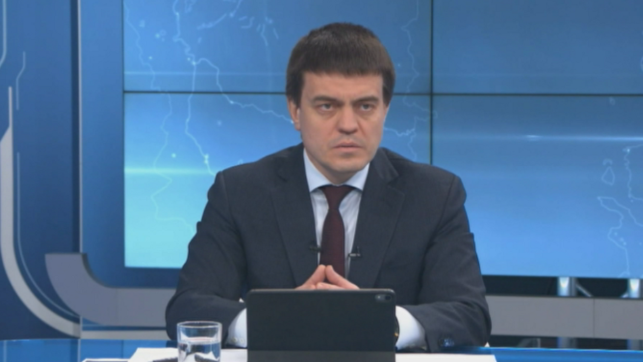 Глава региона ответил на вопросы жителей края на прямой линии