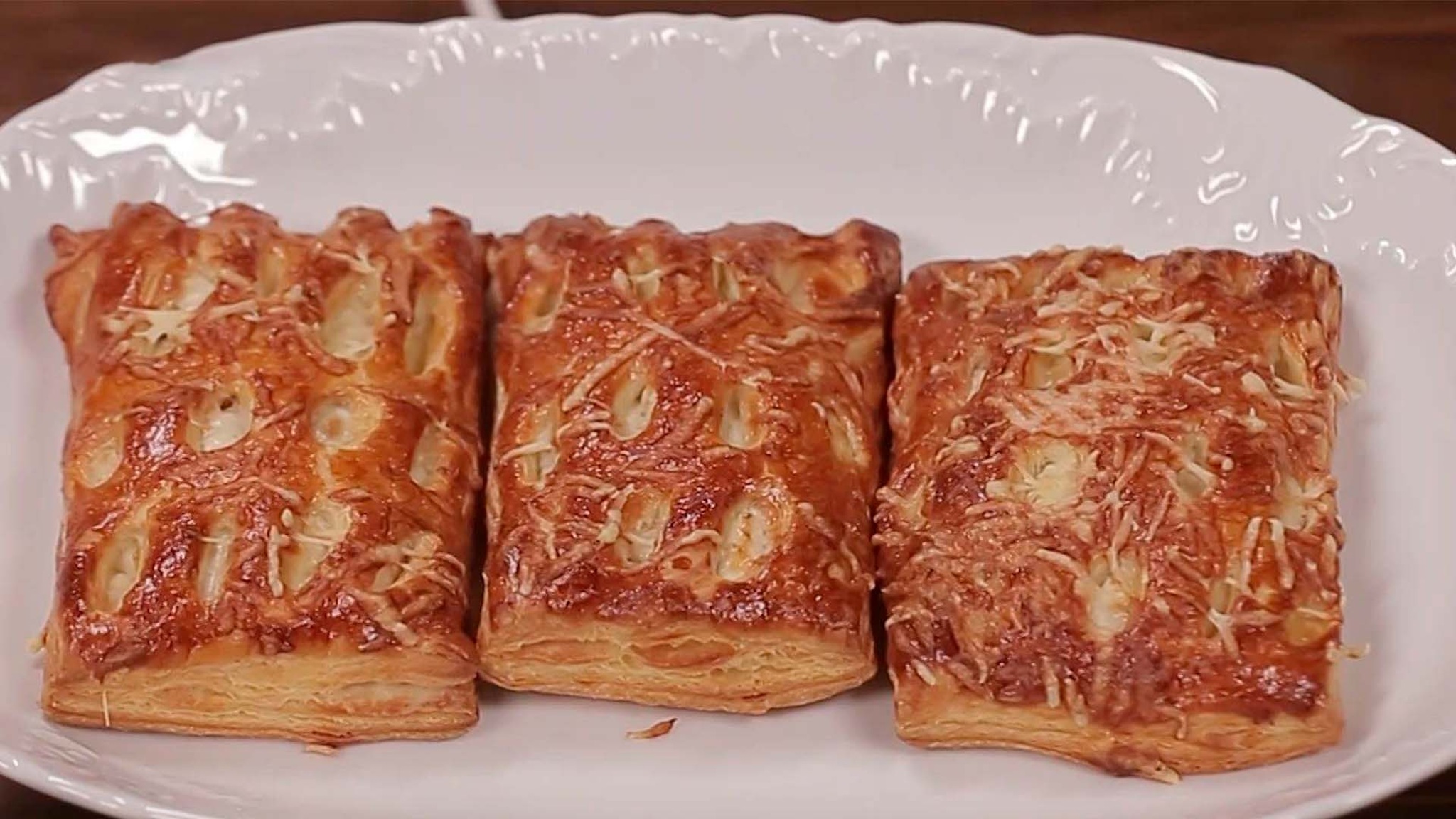 "Закуска (слойки) с анчоусами из фильма "Праздничный переполох"