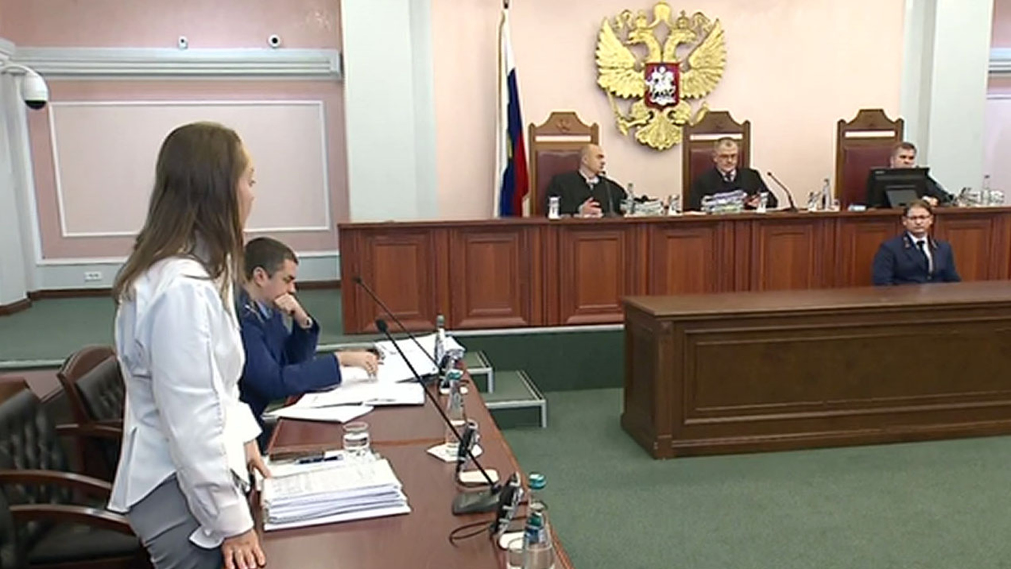 ВС отменил решения нижестоящих судов по делу о квартире Долиной