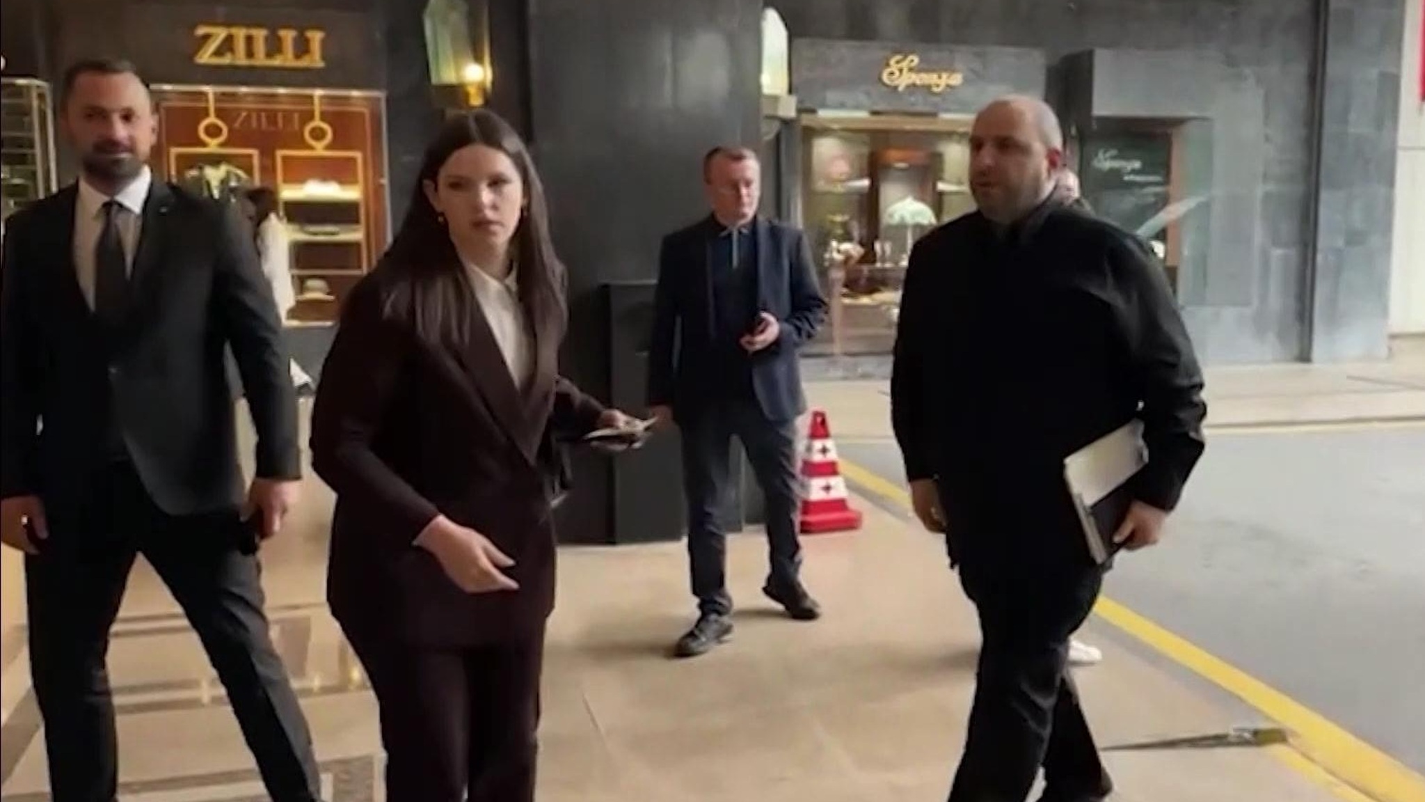 Киевский режим начал выпускать из тюрем политзаключенных