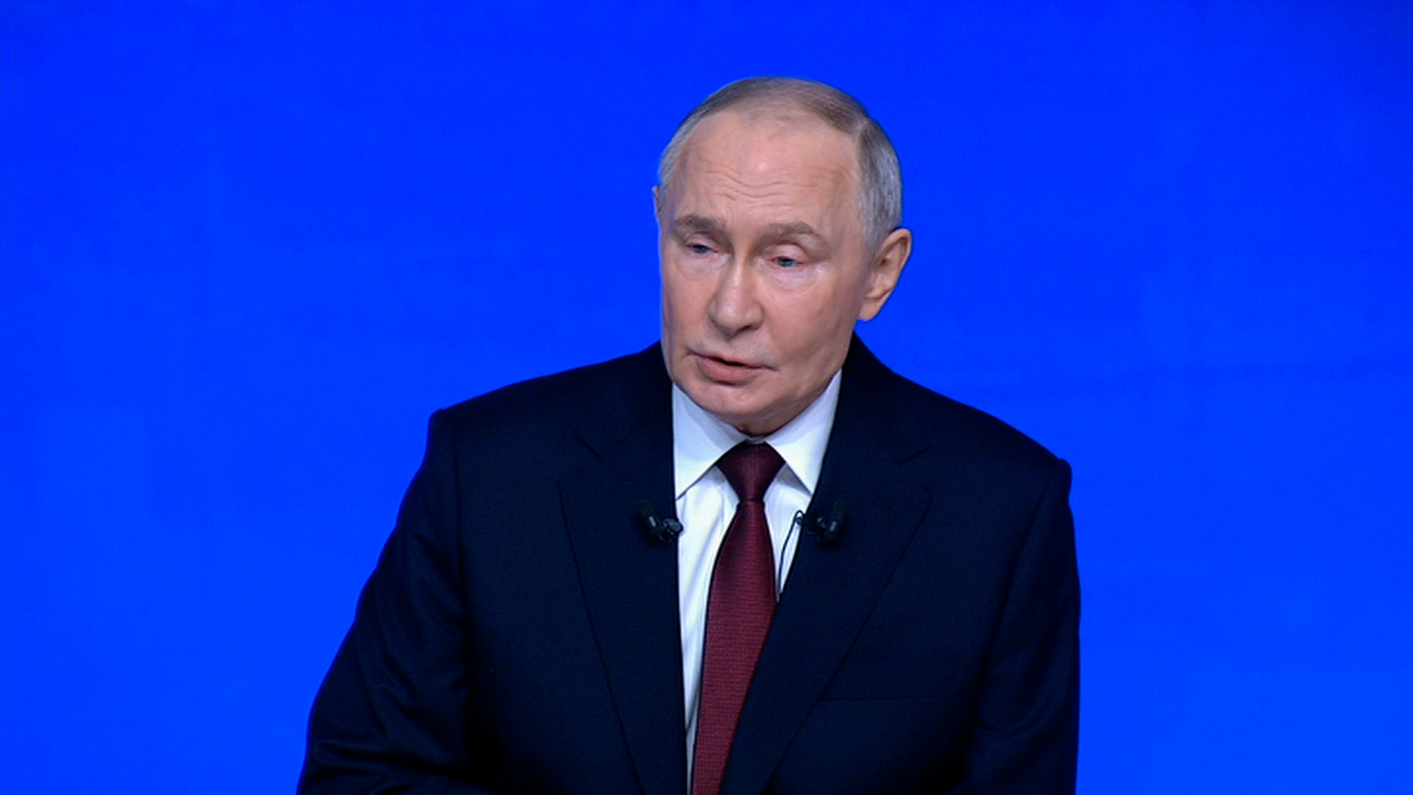 Путин: наши войска наступают по всей линии боевого соприкосновения