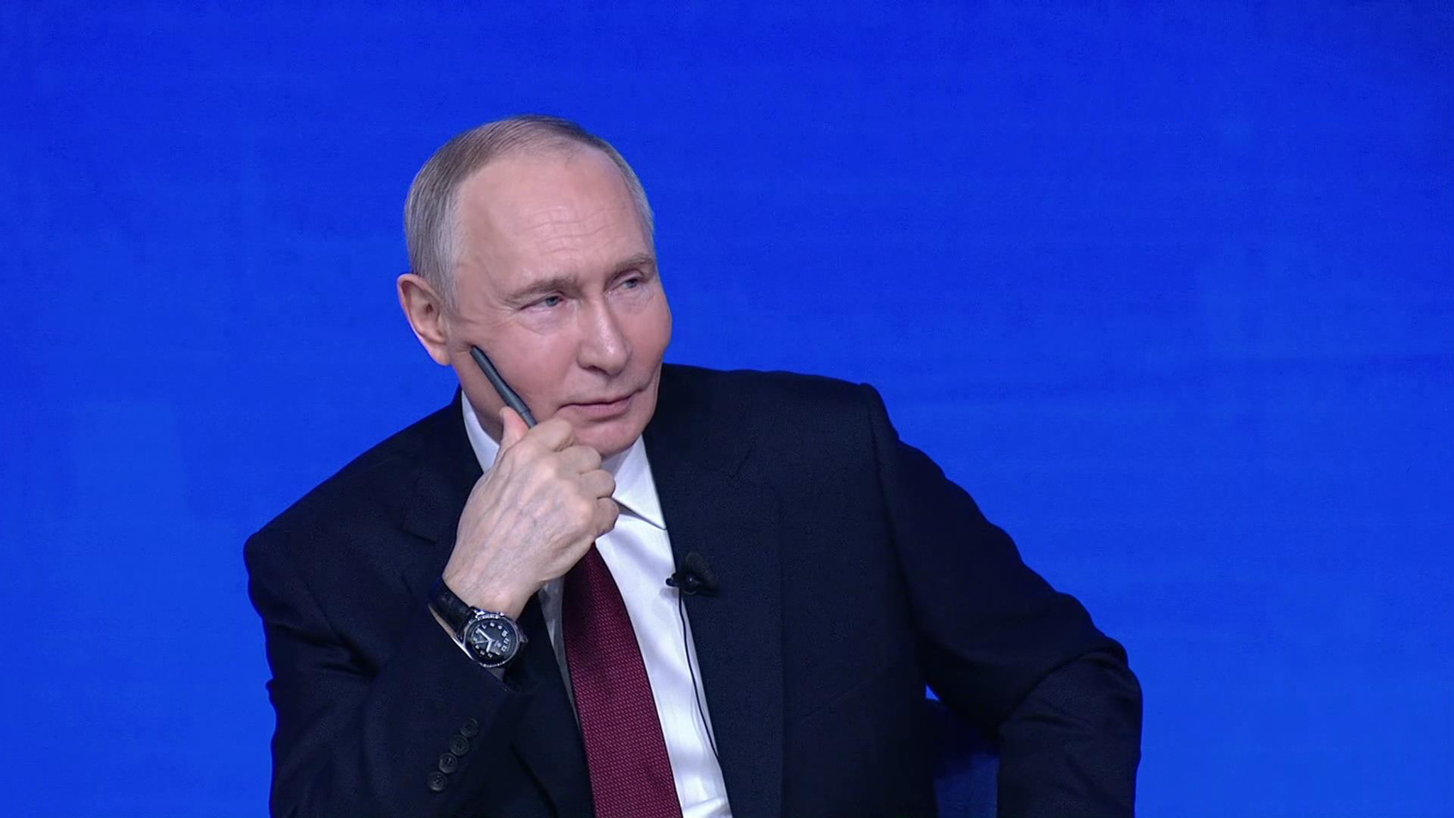Путин рассказал о совмещении материнства и целевой отработки для медиков