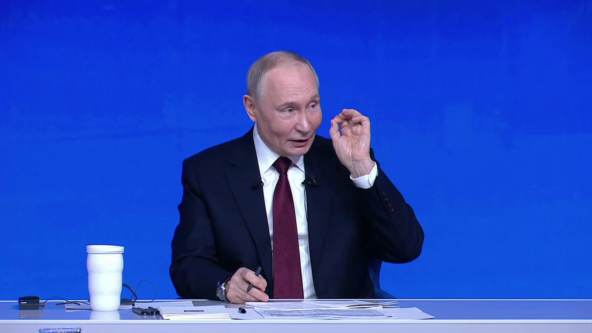 Путин поддержал идею памятника Омару Хайяму или центра его имени