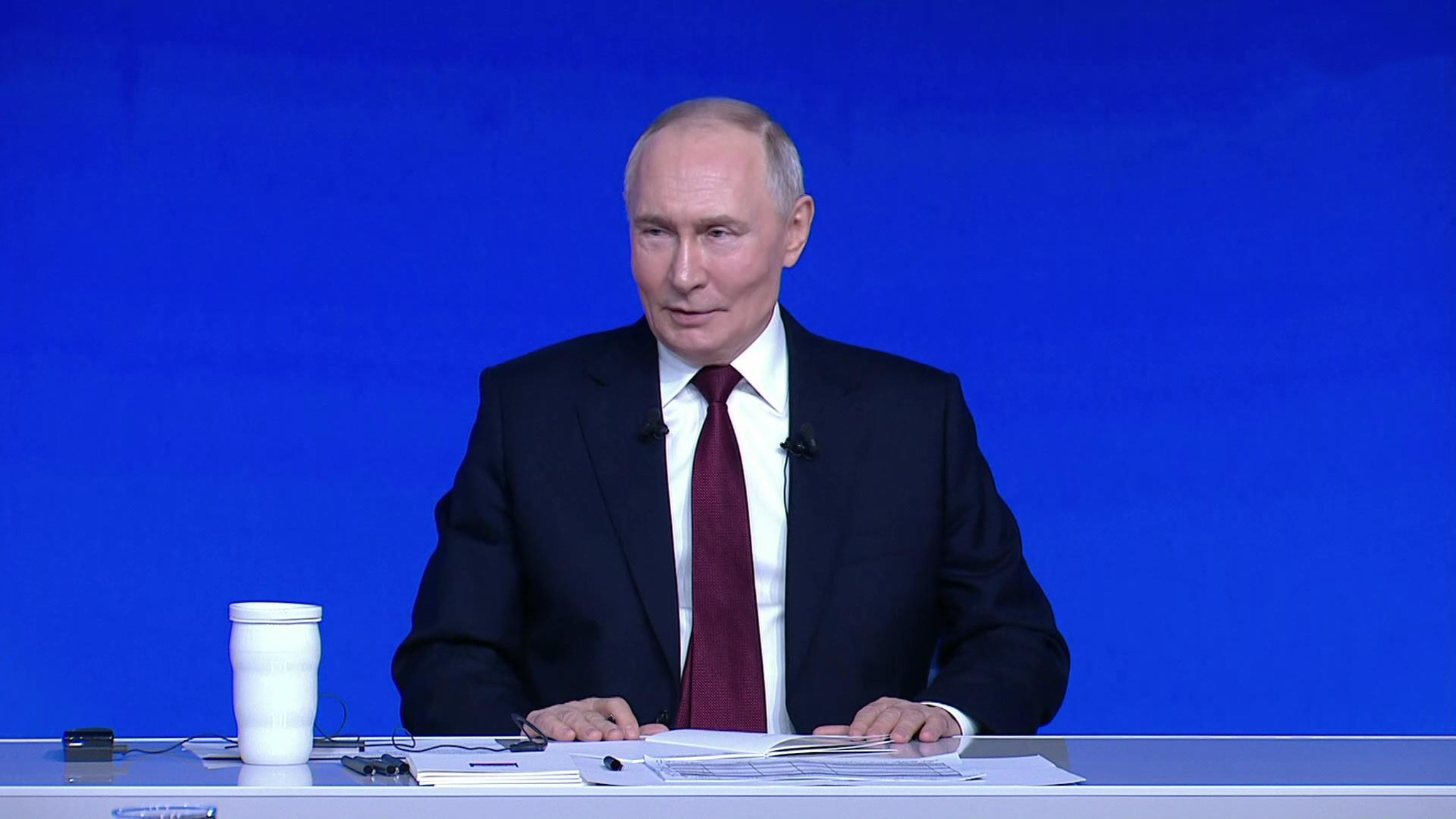 Путин назвал режим своей работы нарушением трудового законодательства