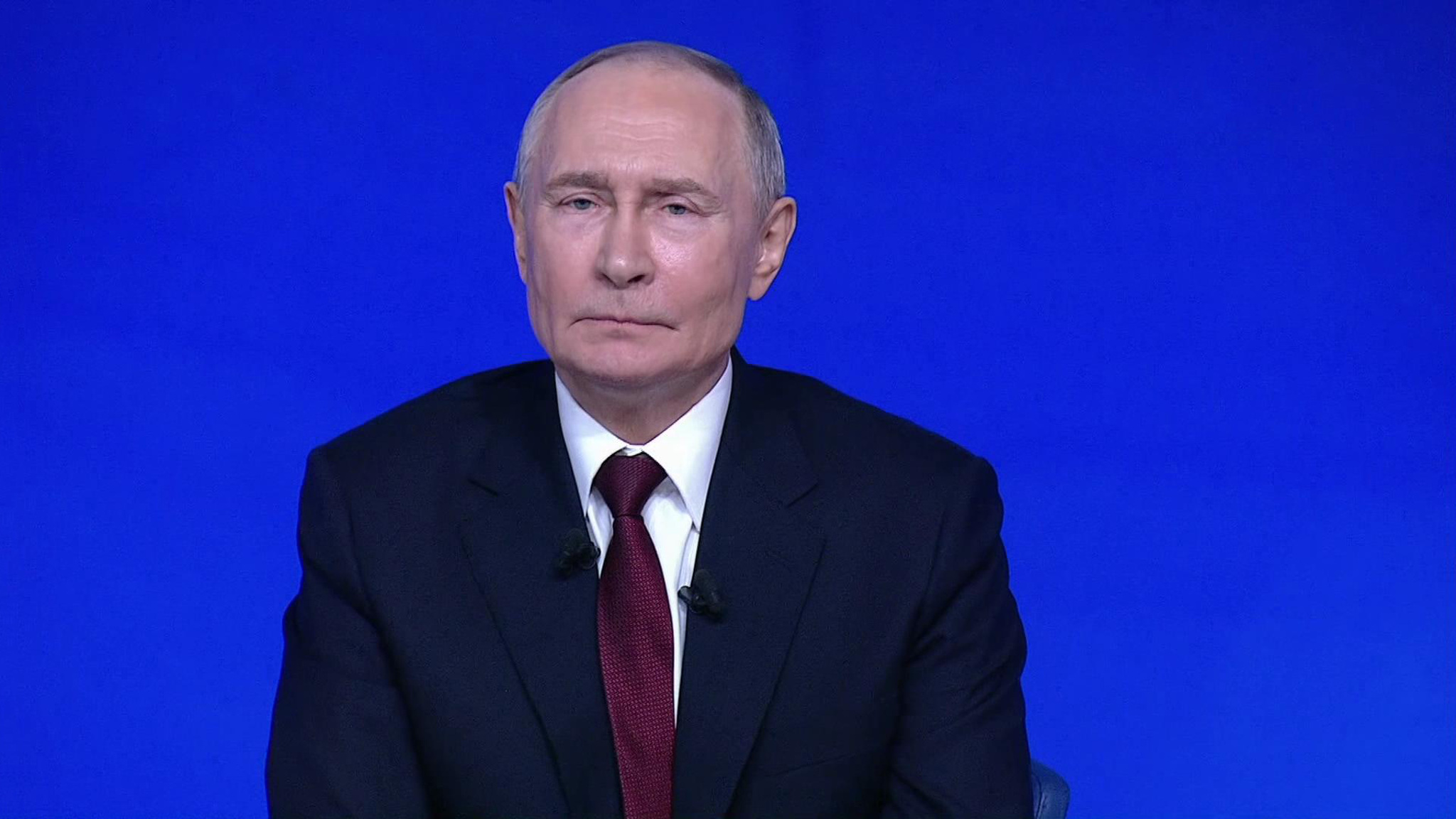 Путин: рабочие профессии становятся престижными