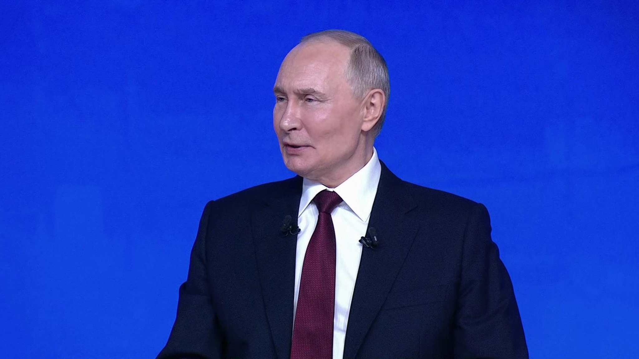 Президент: Россия продолжит заниматься защитой соотечественников за рубежом