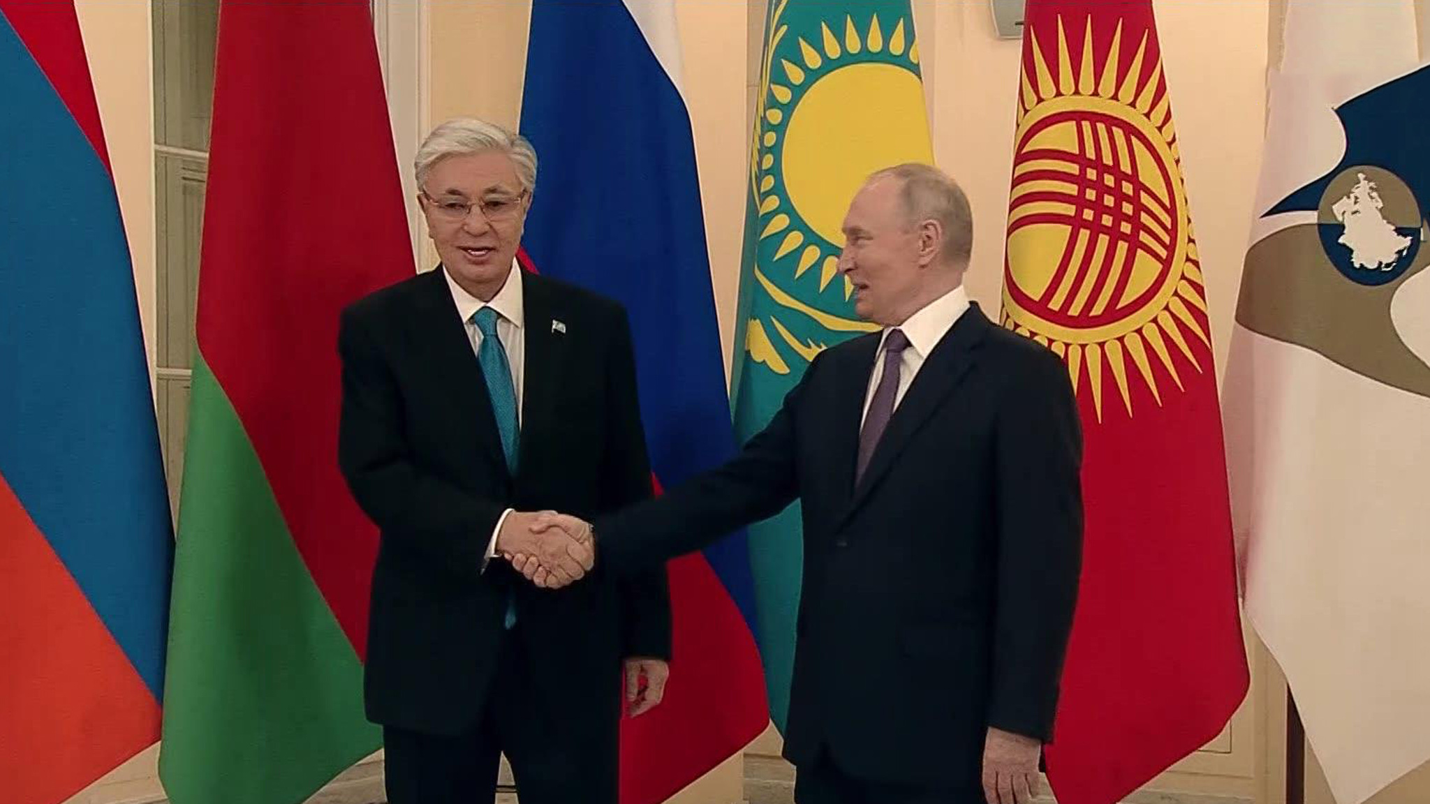 Лидеры СНГ прибыли в Петербург на саммит ЕАЭС и неформальную встречу