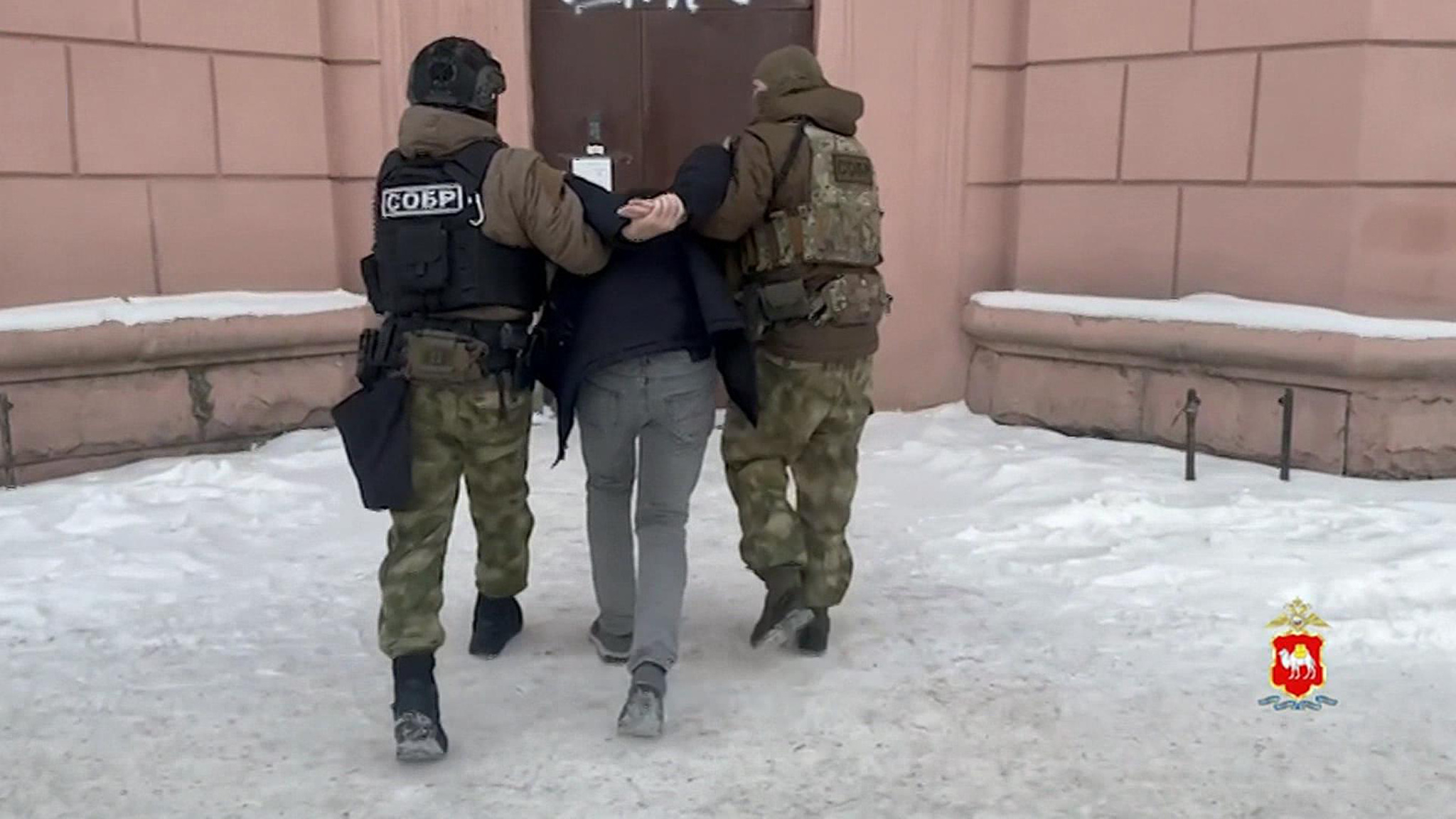 Пресечен еще один канал незаконной легализации мигрантов