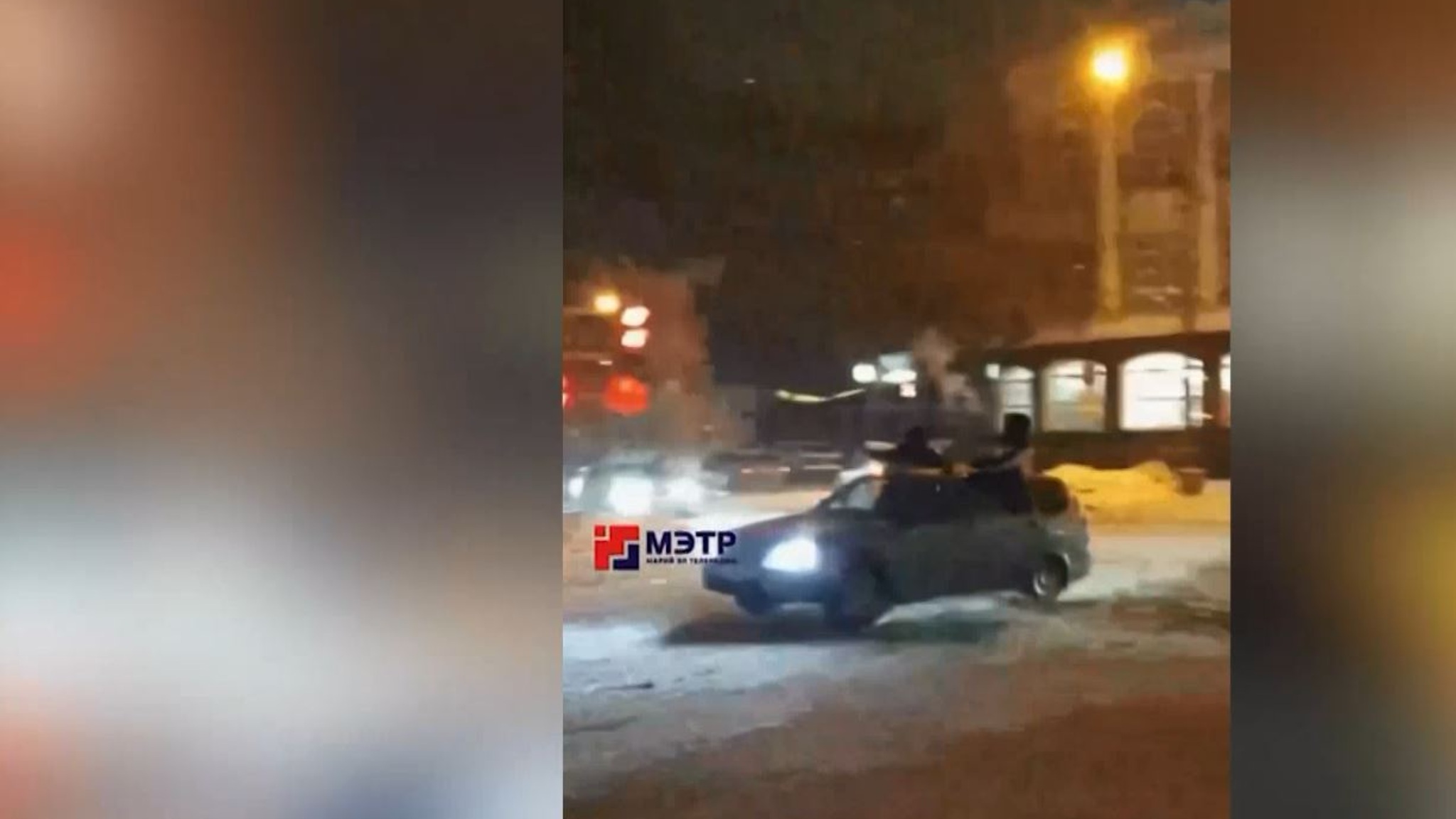 Обзор соцсетей: фейерверк из салона авто, сбитый столб, жалобы на уборку снега и забота об утках в Йошкар-Оле