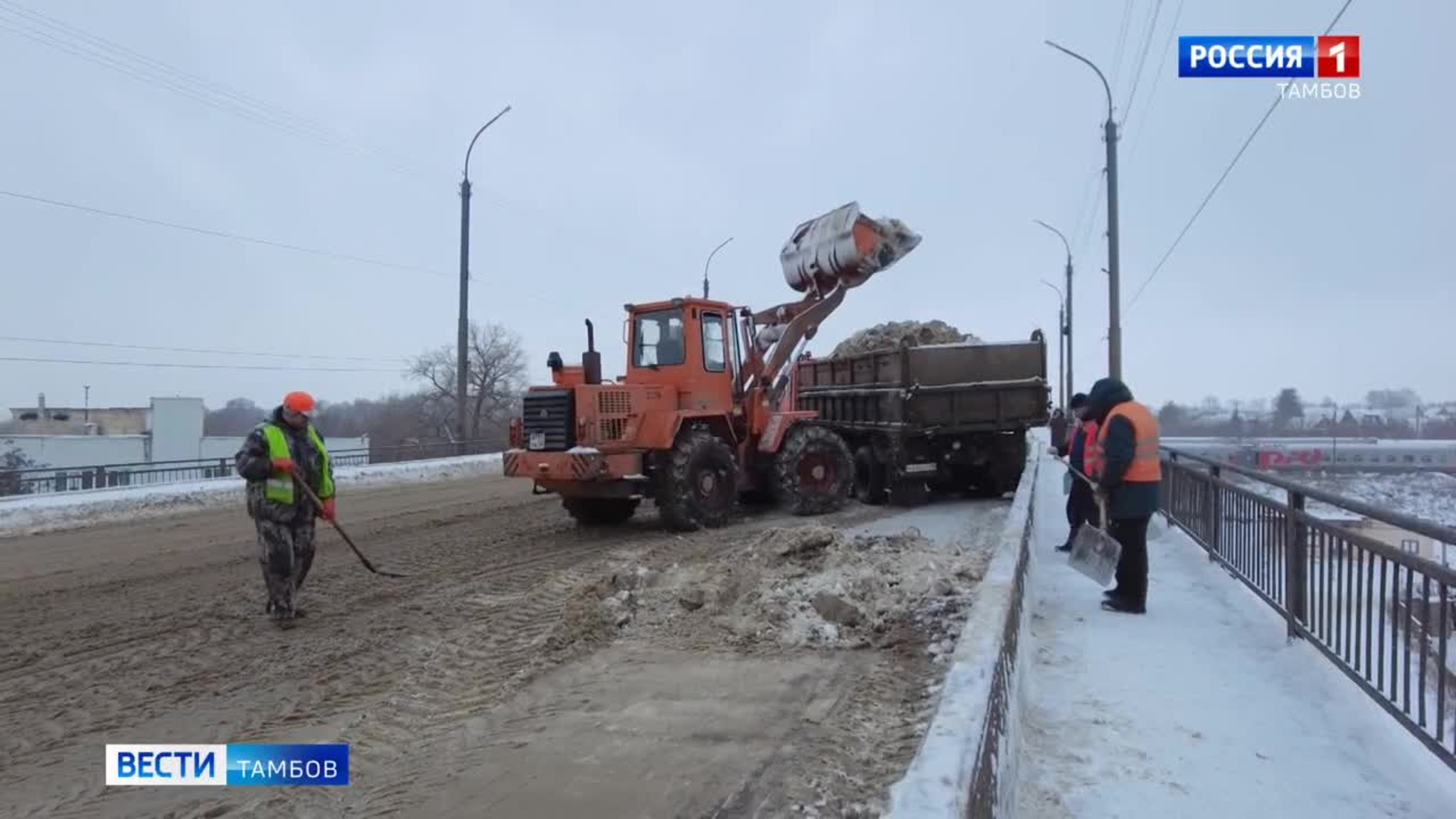 Под белым покрывалом: тамбовские коммунальщики держат оборону против снегопада
