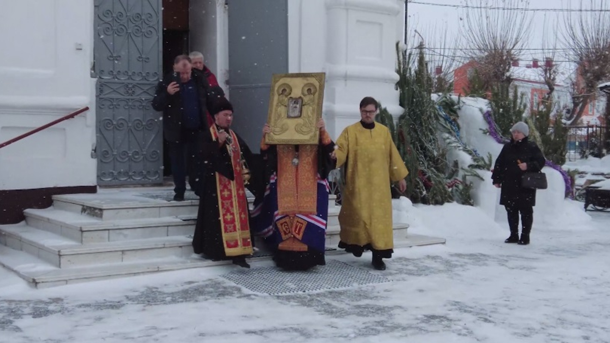 Новый православный храм открыл двери для прихожан в тюменском селе