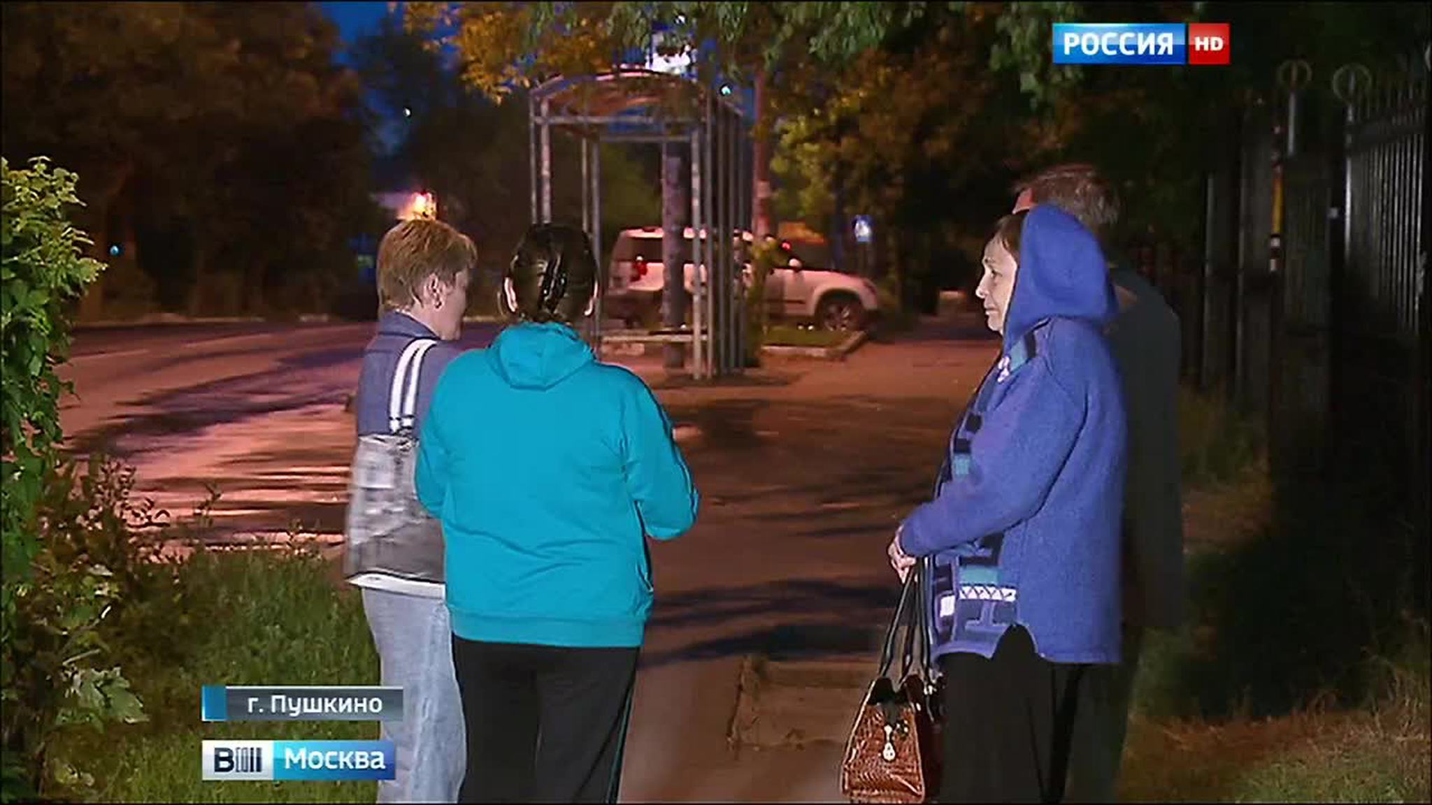 Жители Пушкина вынуждены ночью занимать очередь в поликлинику