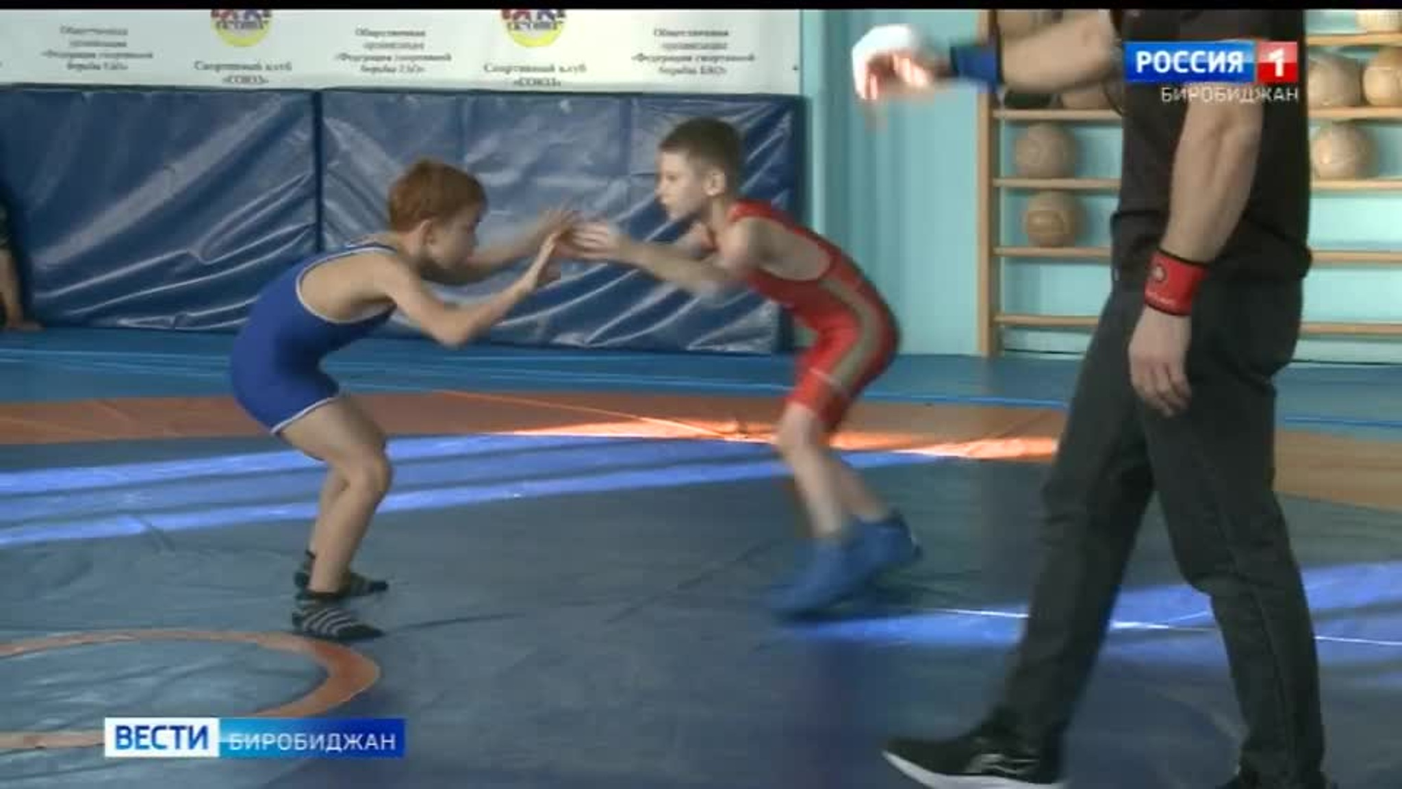 Рождественским турниром отметили в ЕАО начало спортивного года борцы вольного стиля