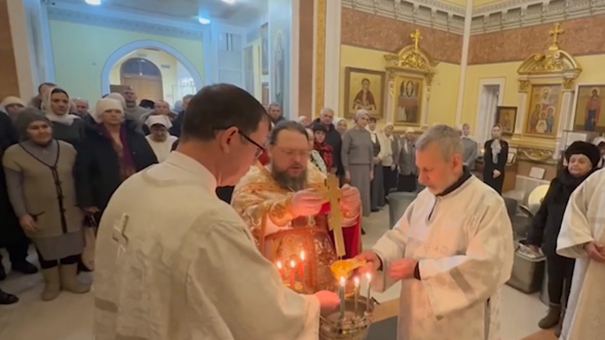 В Храме Спаса Нерукотворного Образа города Краснокаменска прошла Божественная литургия