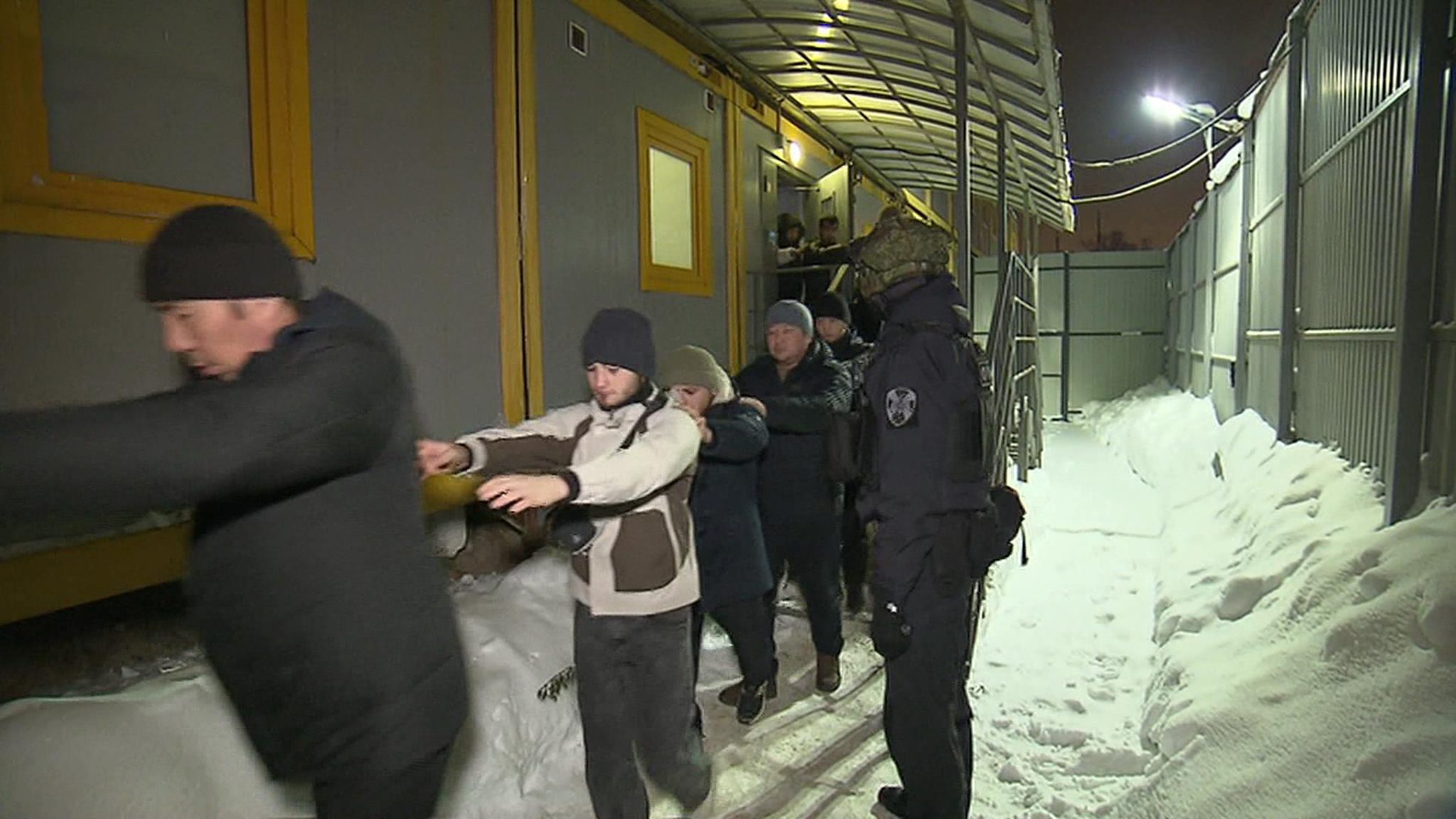 В российских регионах прошли рейды по нелегальным мигрантам