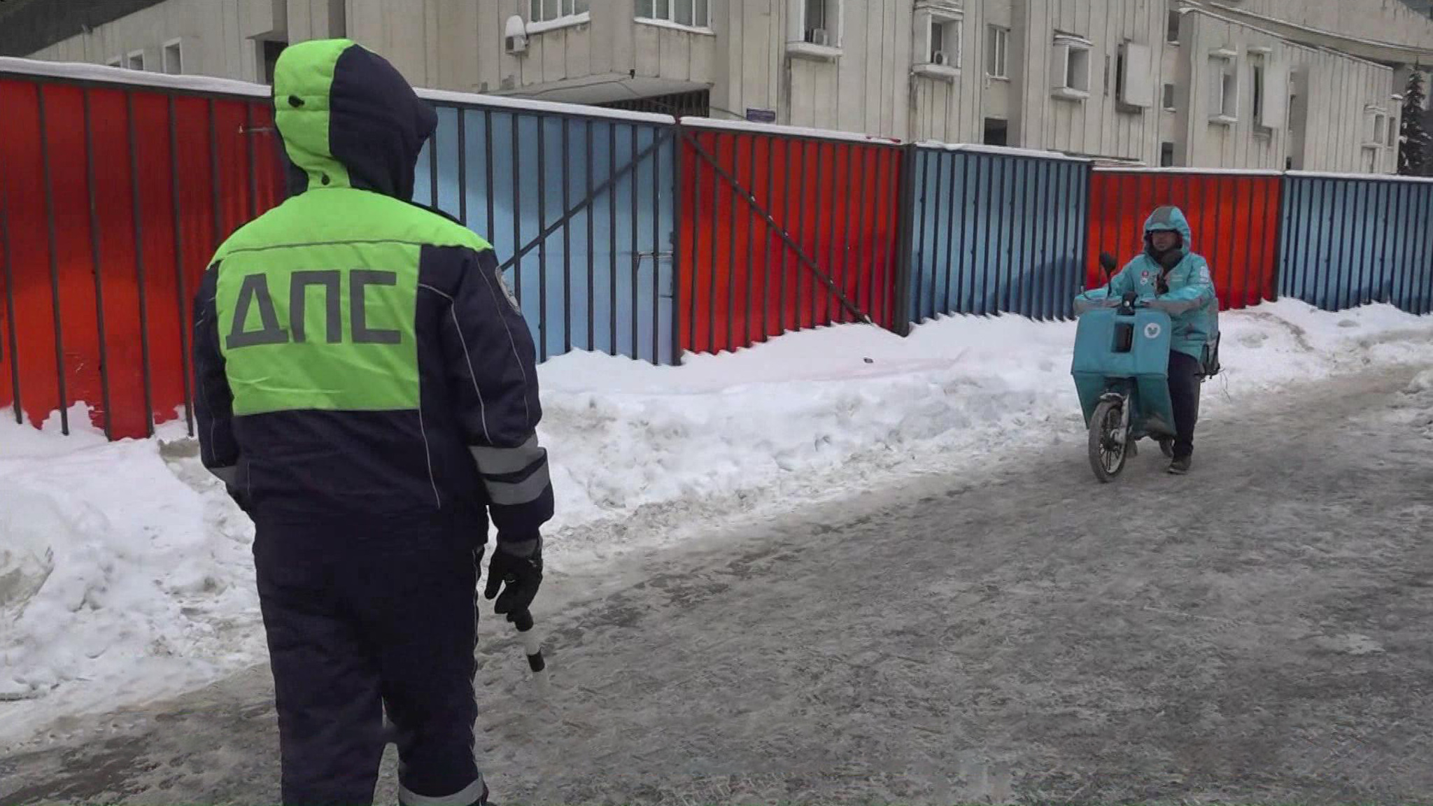 В ходе рейда в Москве выявили более 4 тыс. нарушений ПДД велокурьерами
