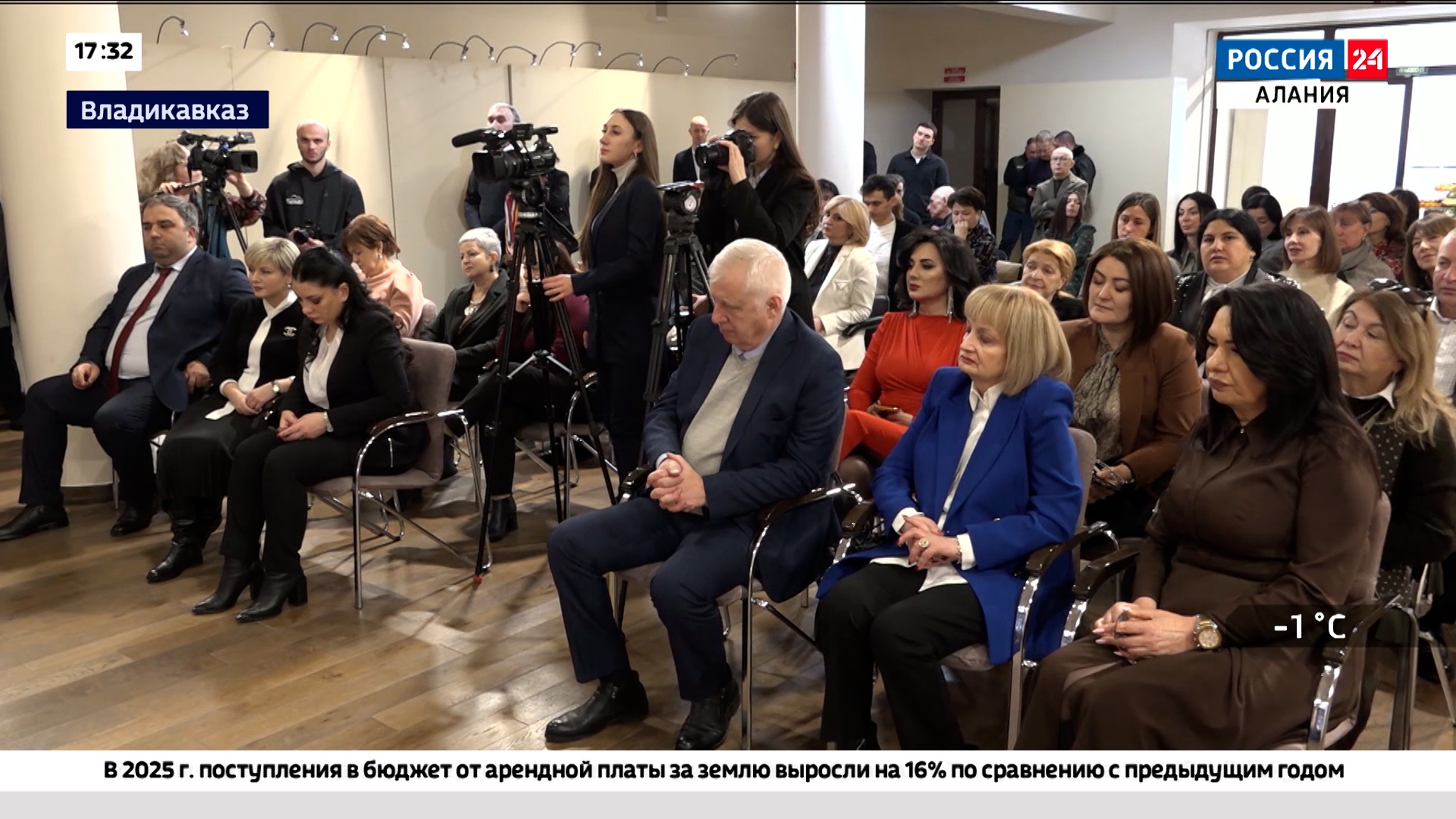 Сергей Меняйло наградил лауреатов ежегодной премии главы республики за лучшую журналистскую работу в 2025 году