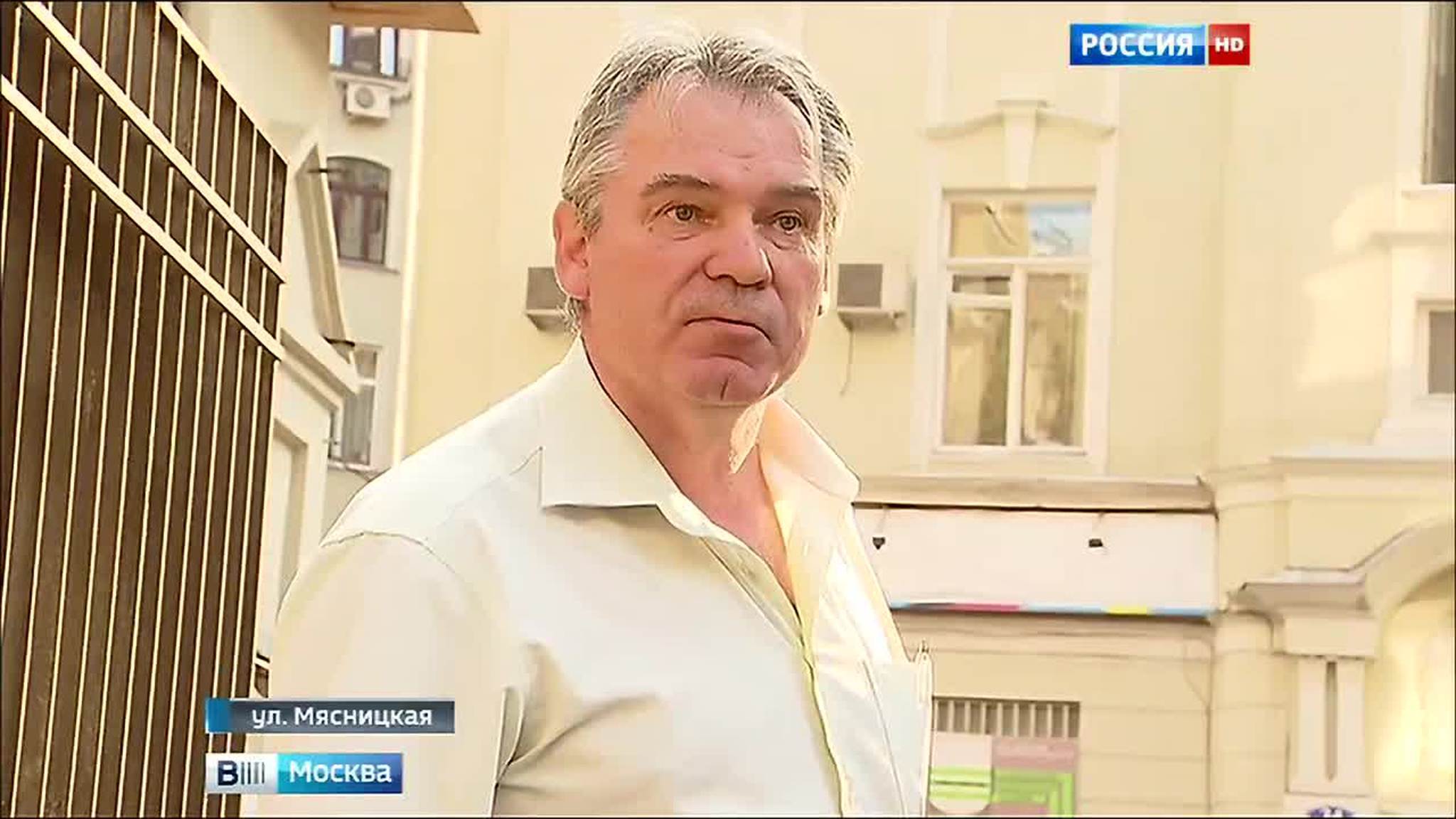 Московские "карлсоны" портят мансардами памятник архитектуры