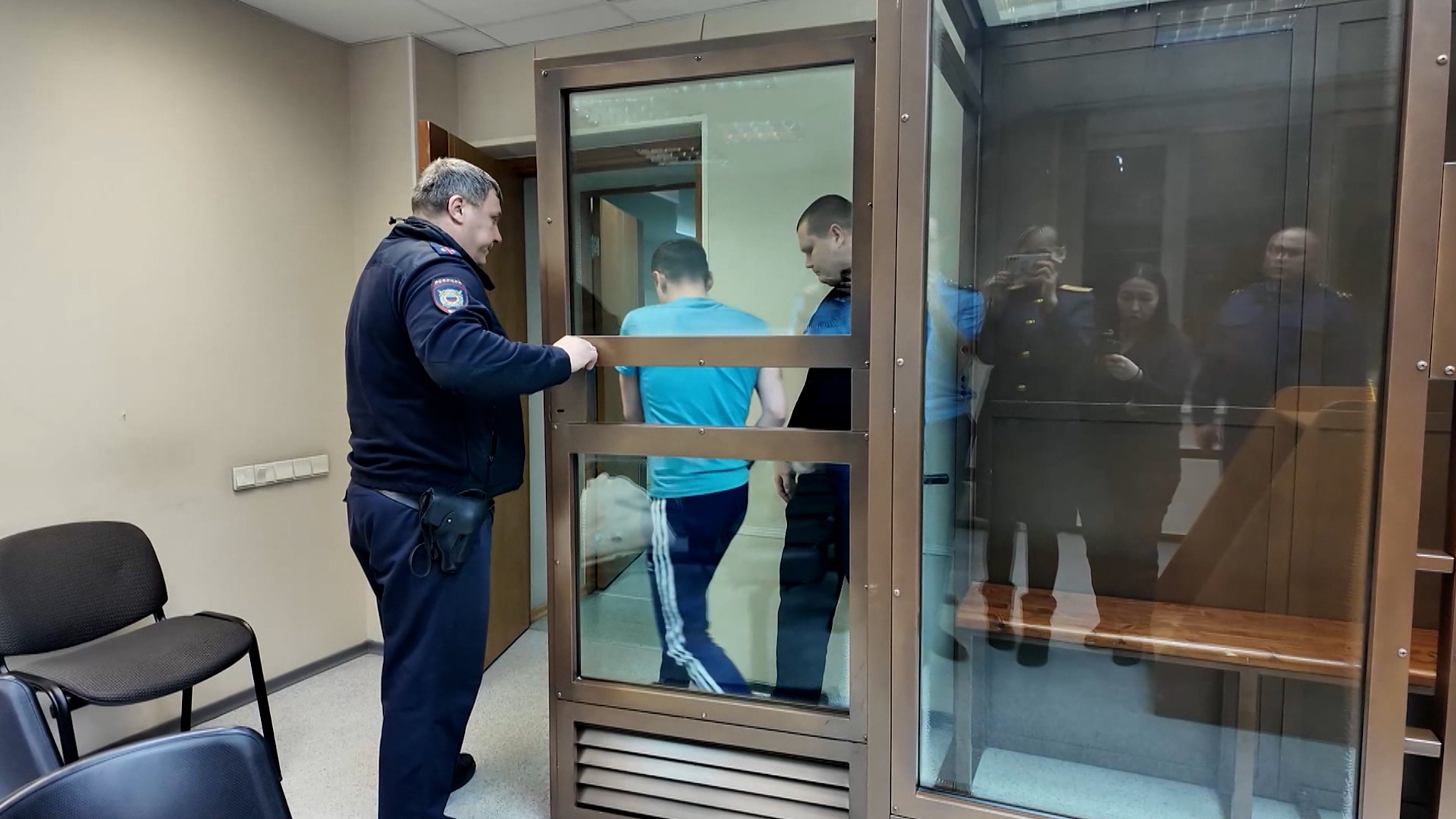 В Красноярском крае чиновник и риелтор задержаны за махинации с жильем для сирот
