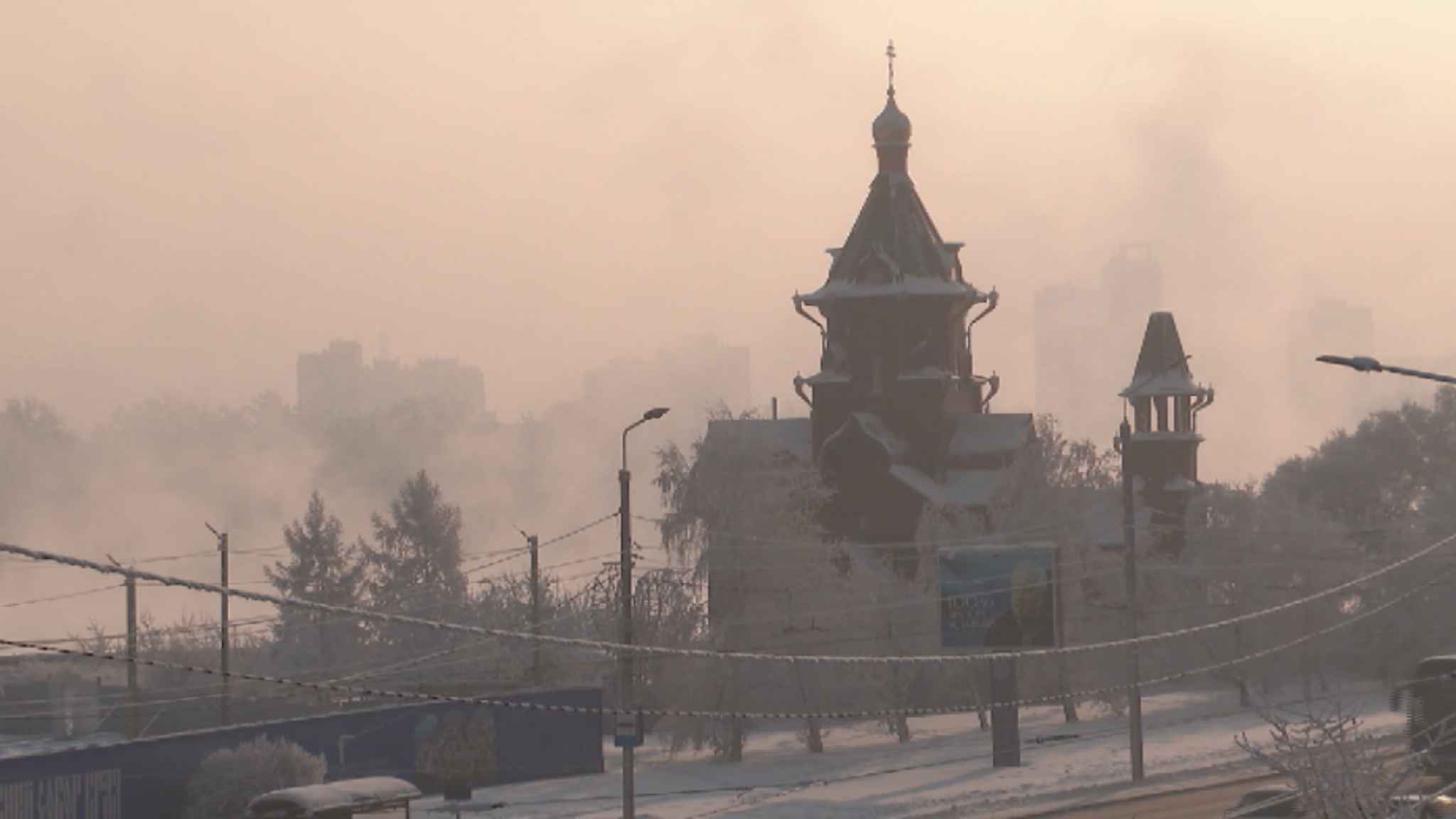 Красноярск пережил морозы в режиме НМУ