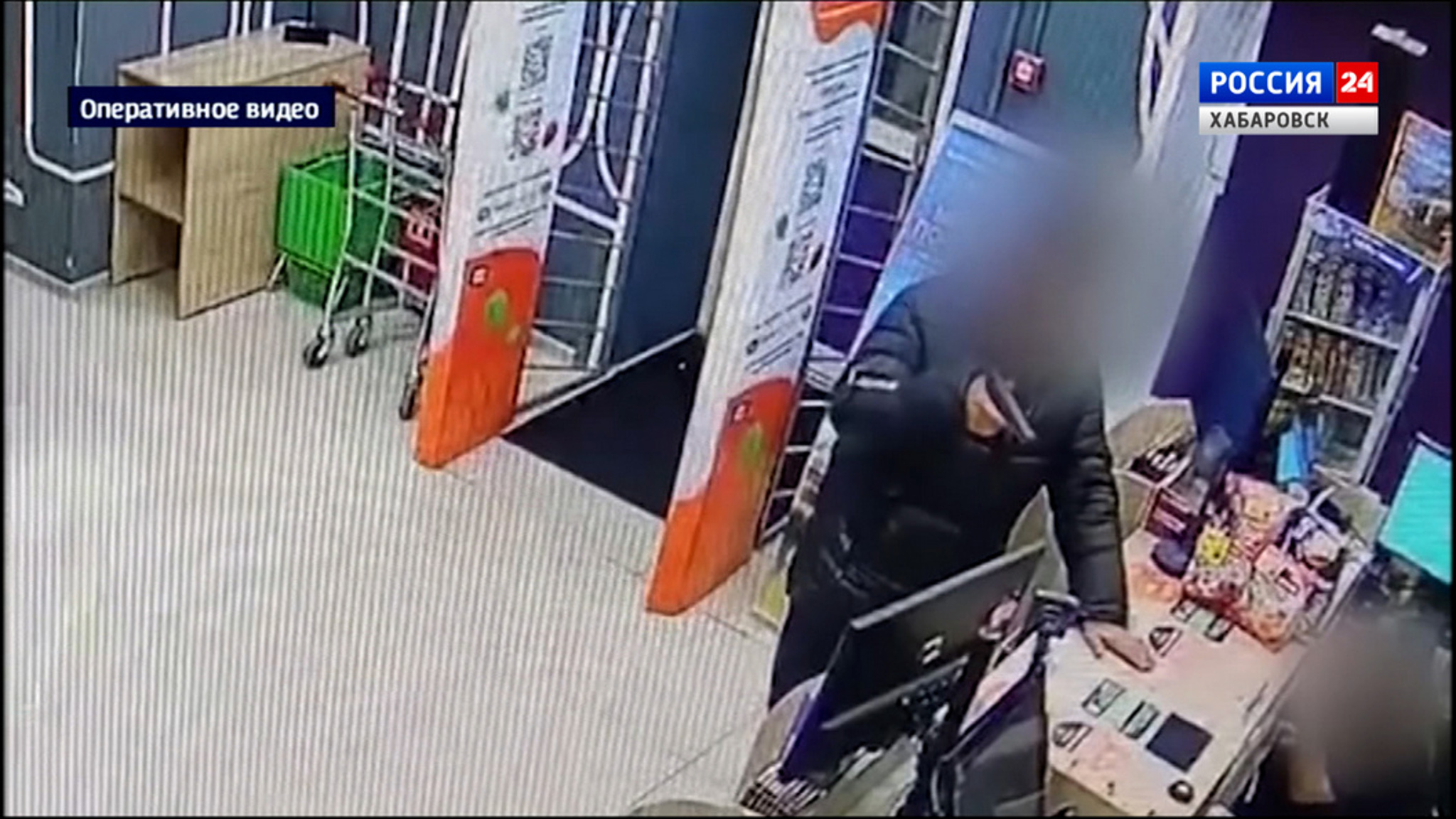 В магазин с пистолетом: в Амурском районе задержали грабителя, пришедшего за "продолжением банкета"