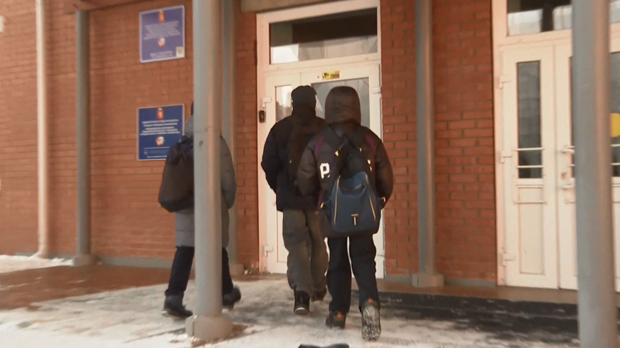 Две школьницы из Красноярского края обвиняются в покушении на убийство