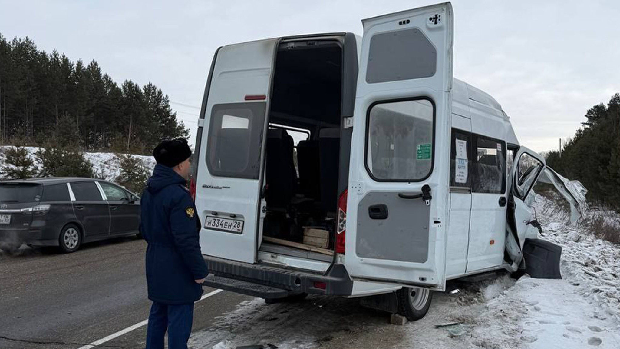 Под Свободным "Газель" врезалась в автокран: один погибший, четверо пострадавших