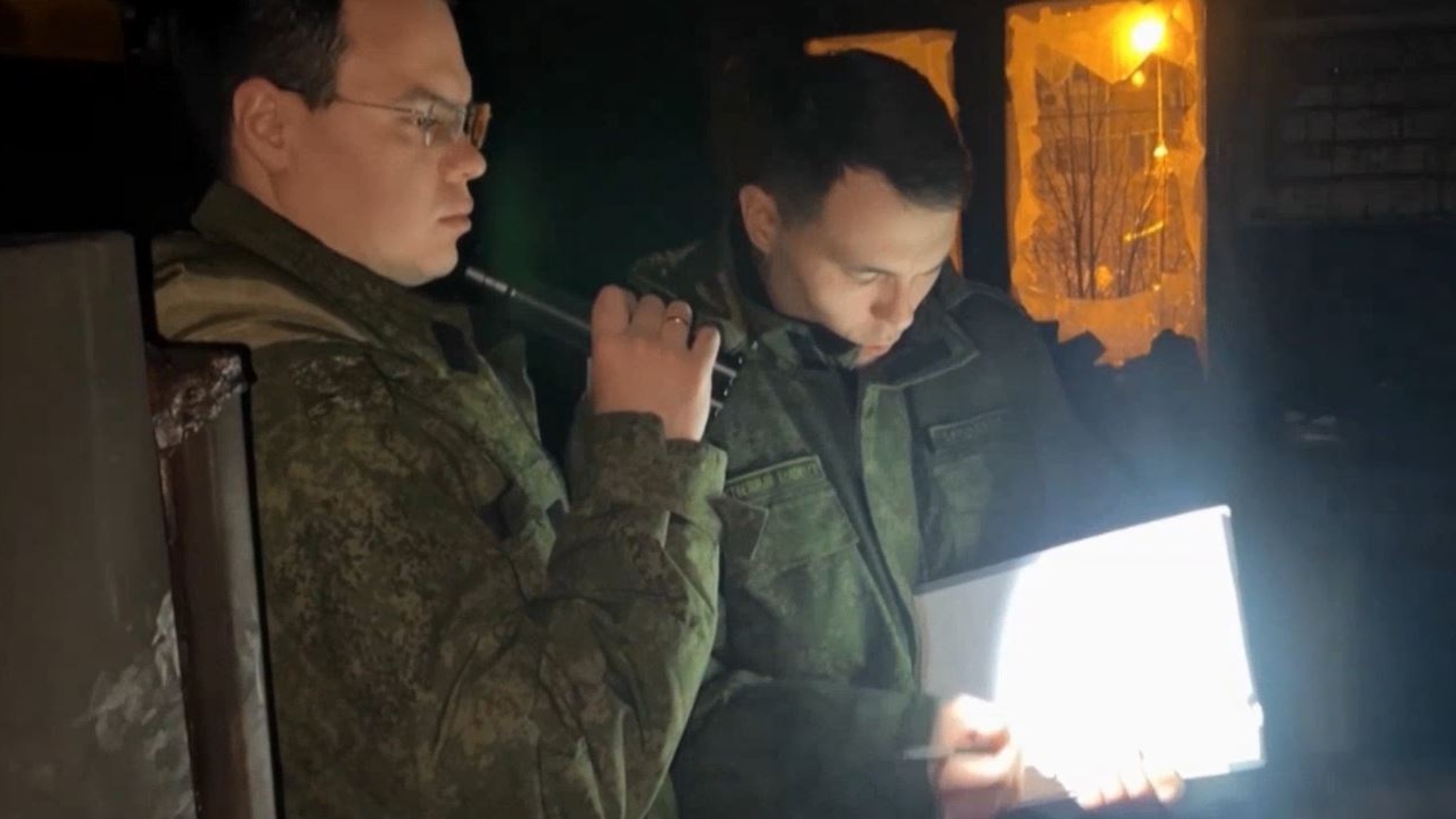 Тела трёх человек с ранами от ножа нашли в йошкар-олинской квартире во время тушения пожара