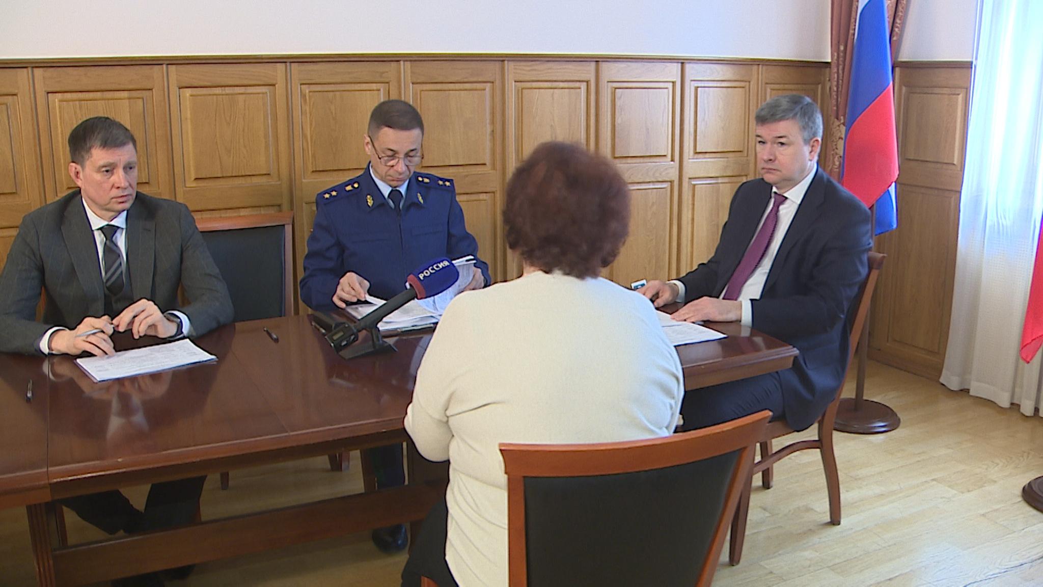 Прием волгоградцев провел главный федеральный инспектор Дмитрий Сафонов