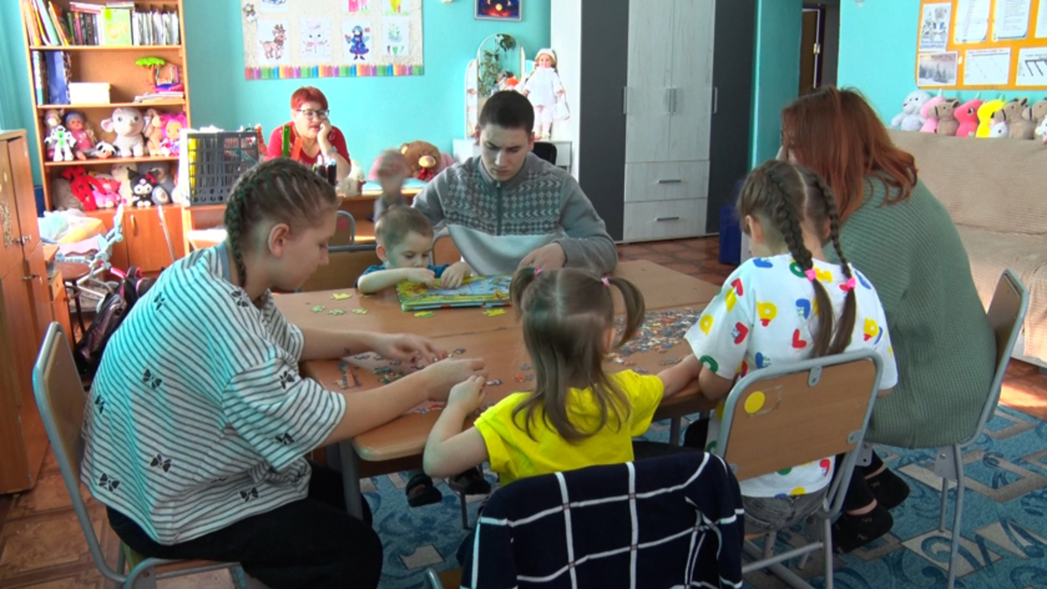 Счастье каждому: сразу пять братьев и сестер хотят оказаться в любящей семье