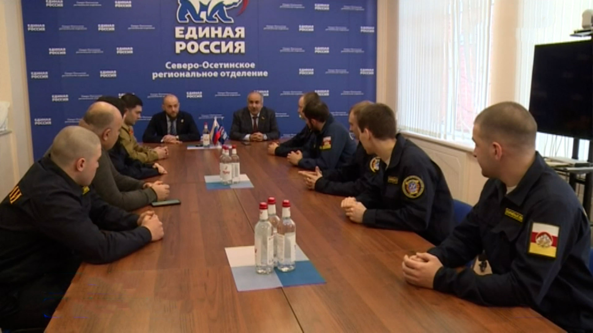 Депутаты "Единой России" встретились с участниками студенческого стройотряда СКГМИ