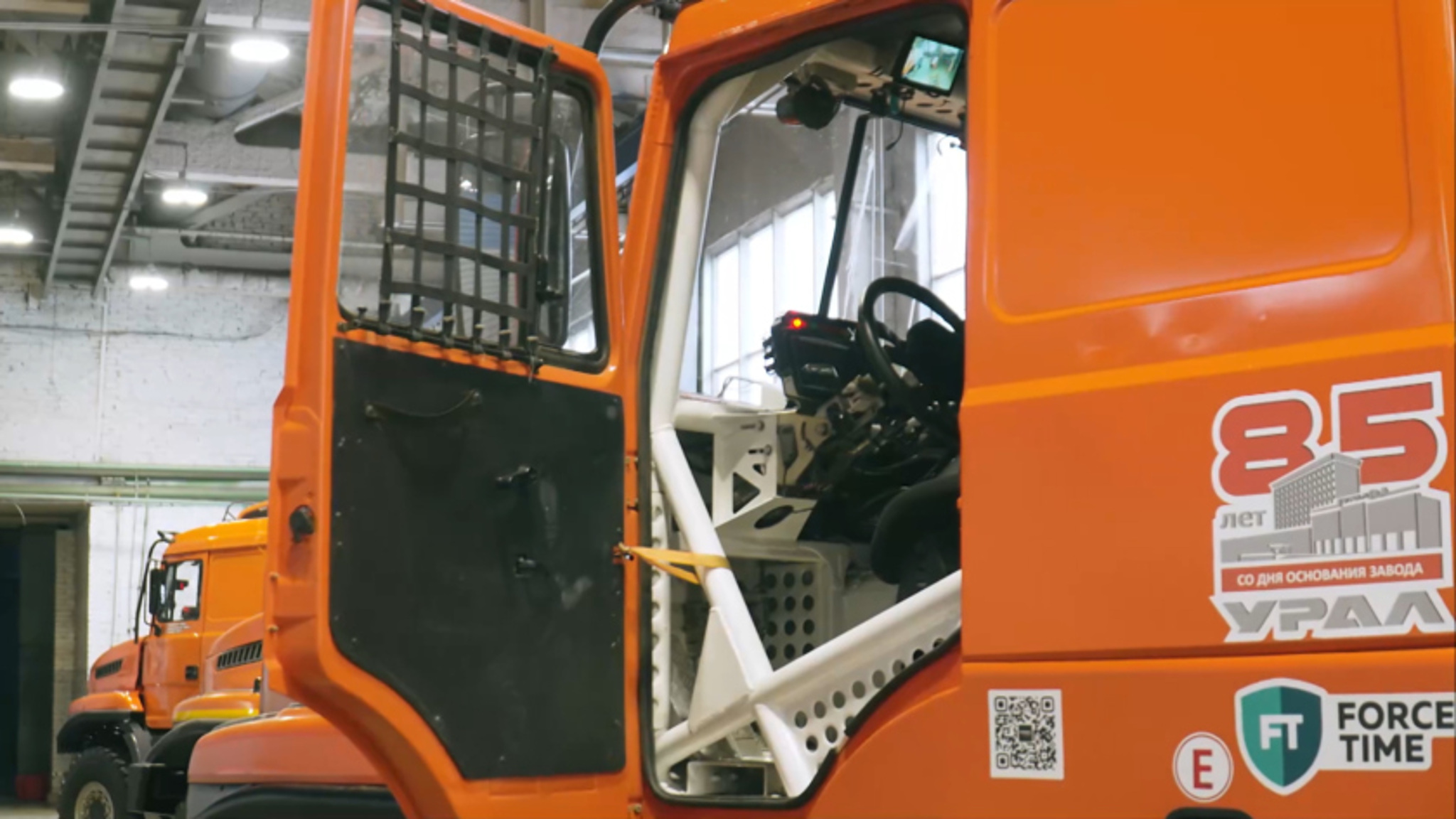 Сразу пять экипажей гоночной команды "URAL MOTORSPORT" выйдет на лед Амура в рамках ЗимФеста