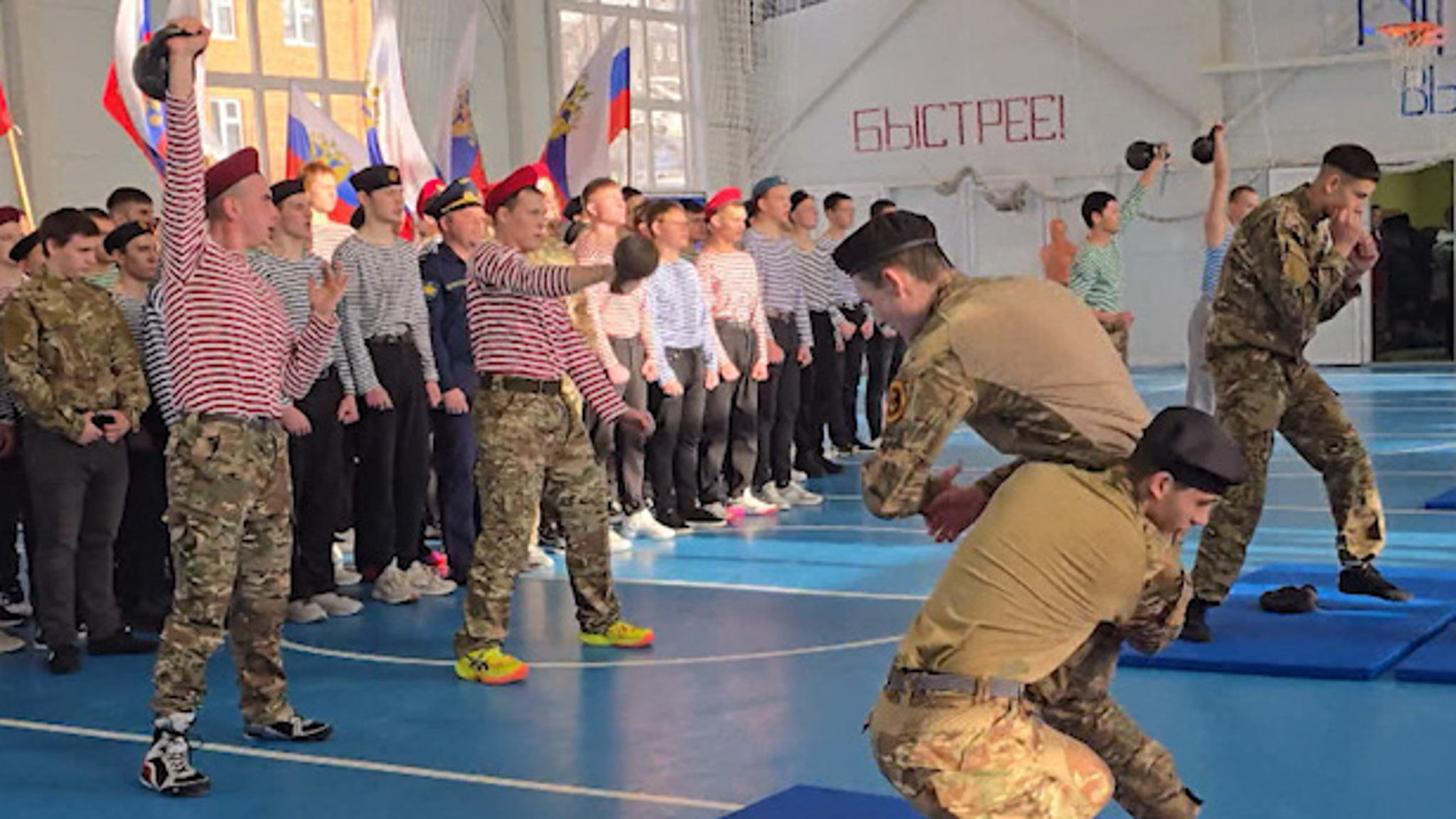 В колледже Петровска-Забайкальского прошли спортивно-военизированные соревнования памяти Павла и Вадима Мосиных