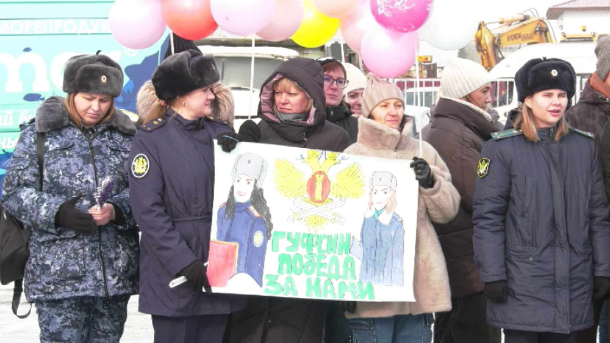 В Красноярске прошел автопоединок девушек в погонах