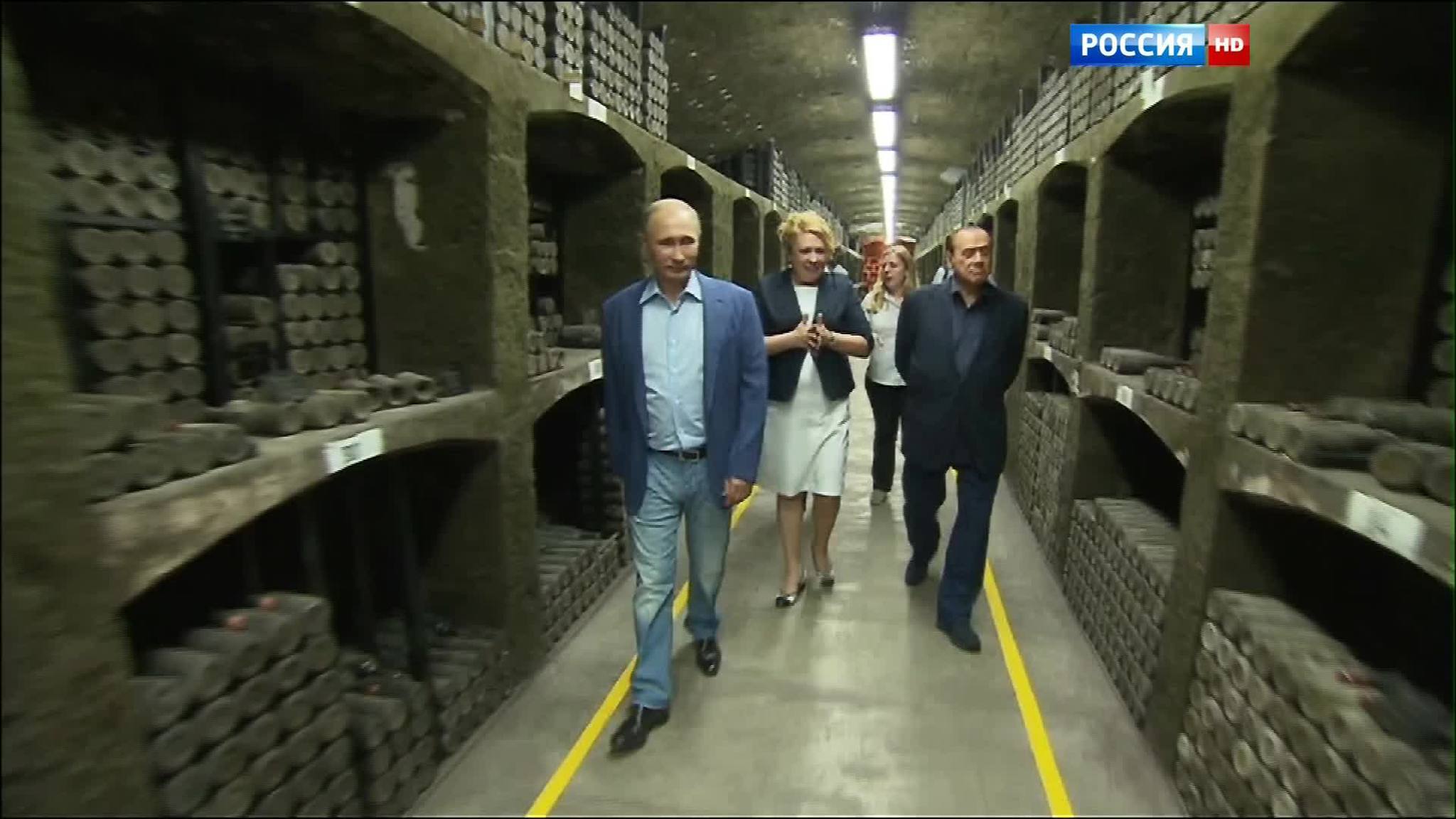 Путин и Берлускони оценили вина Массандры