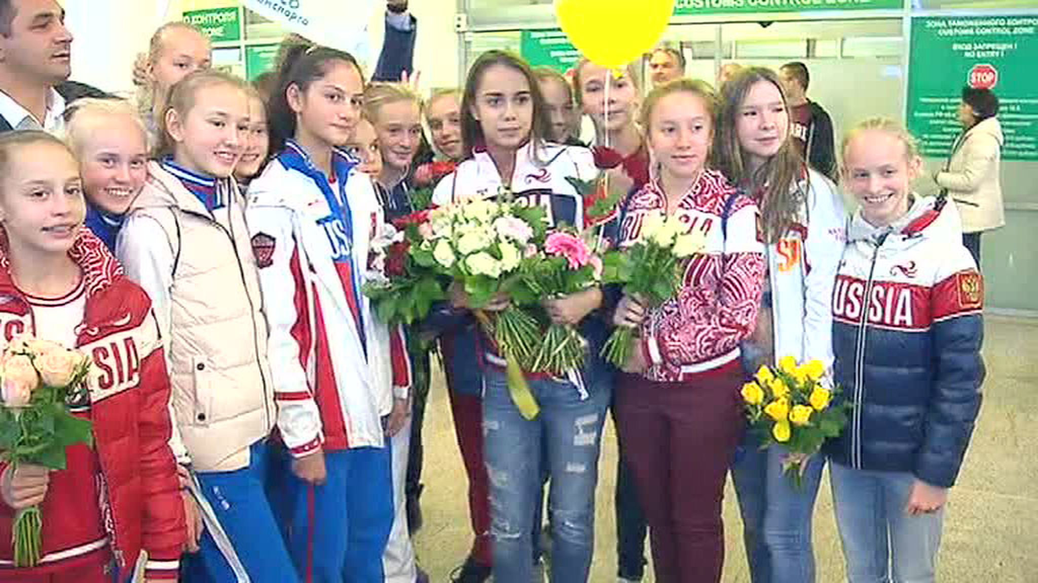 Российские гимнастки с триумфом вернулись домой