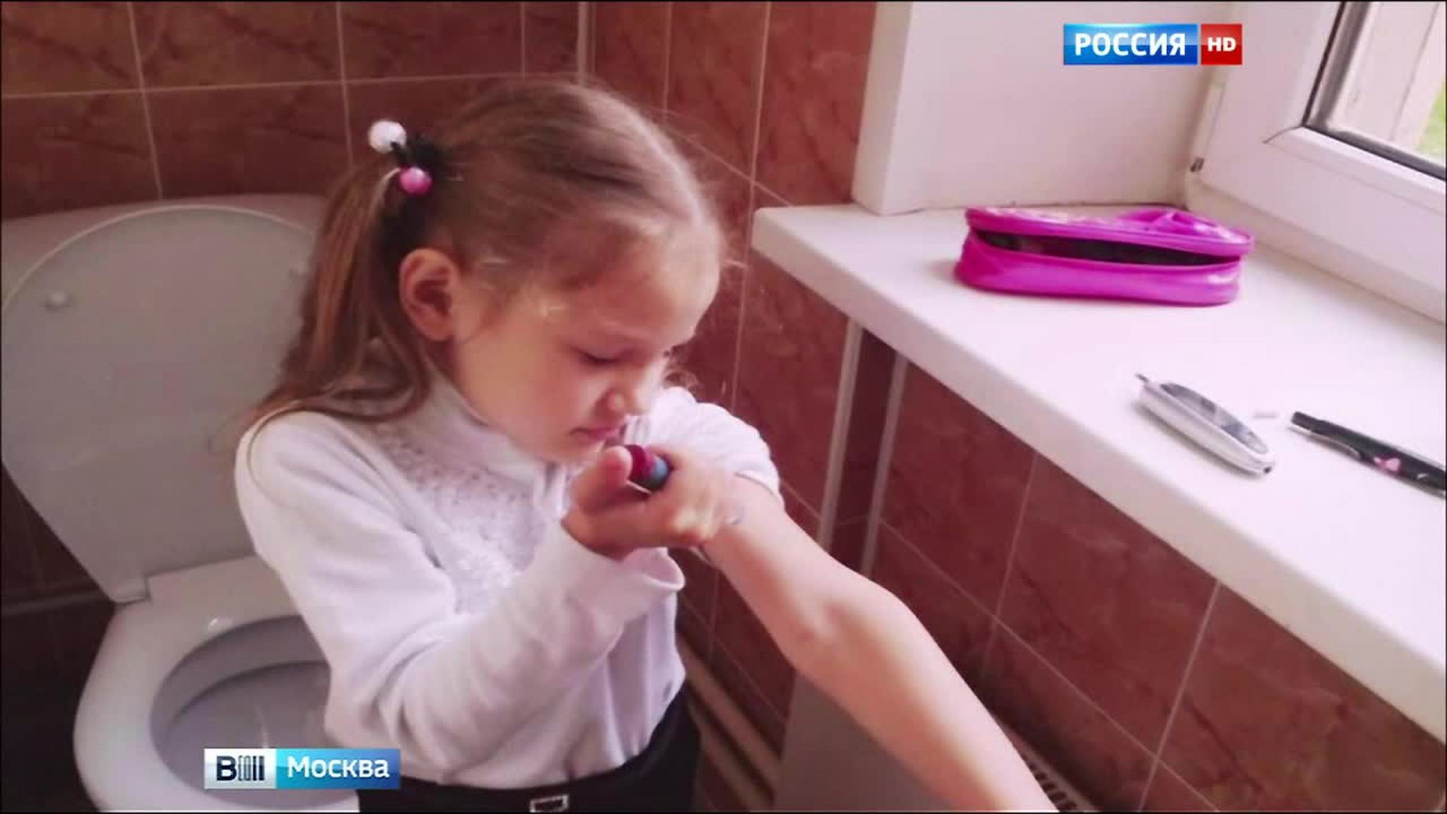 Уволена директор школы, в которой первоклассницу вынудили делать уколы инсулина в туалете