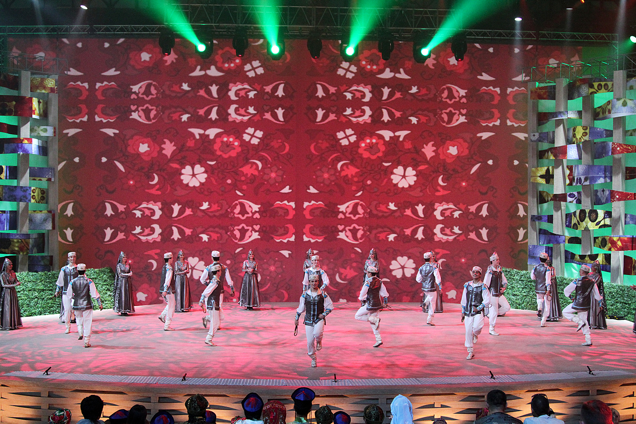 Государственный ансамбль песни и танца Республики Татарстан "Нагайбакская джигитовка"